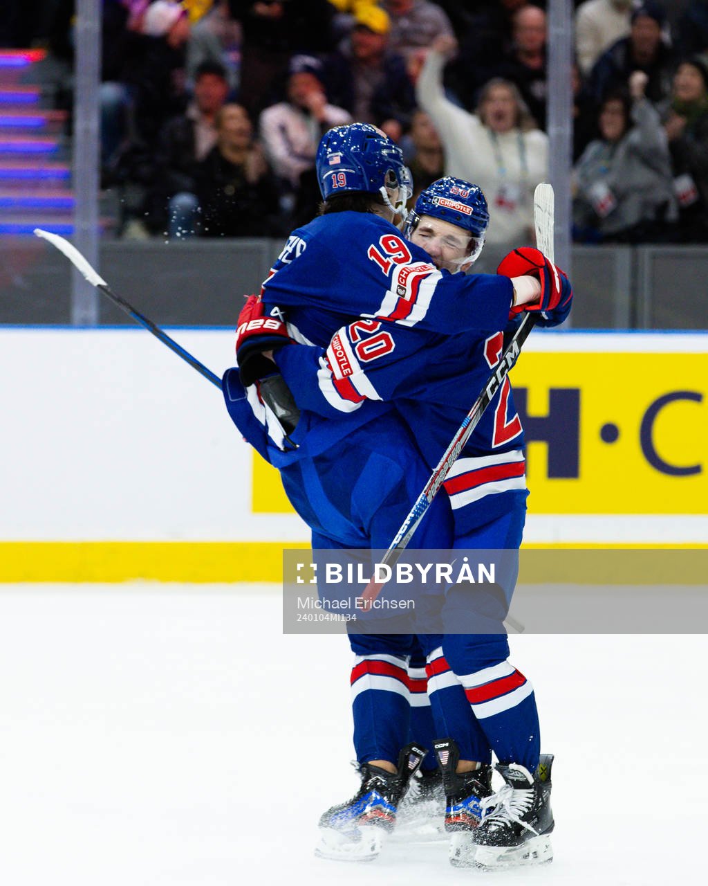 Cutter Gauthier of USA celebrates scoring 3-2 with team