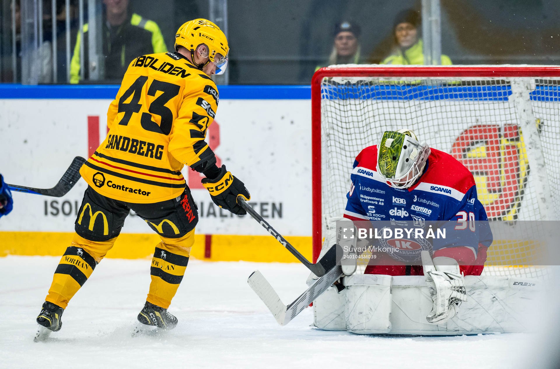 Skellefteås Filip Sandberg och Oskarshamns målvakt Niklas