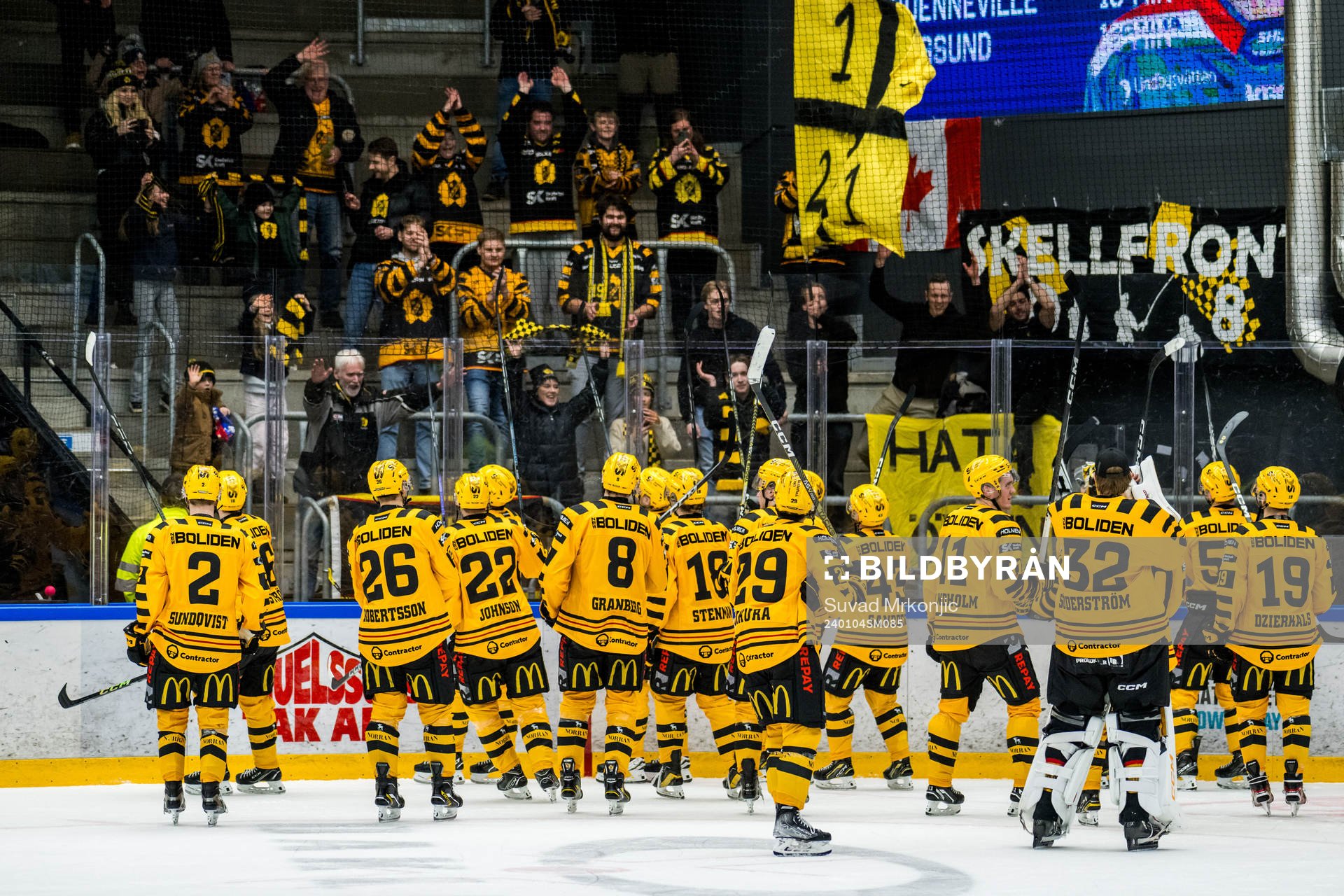 Skellefteås spelare och supportrar jublar