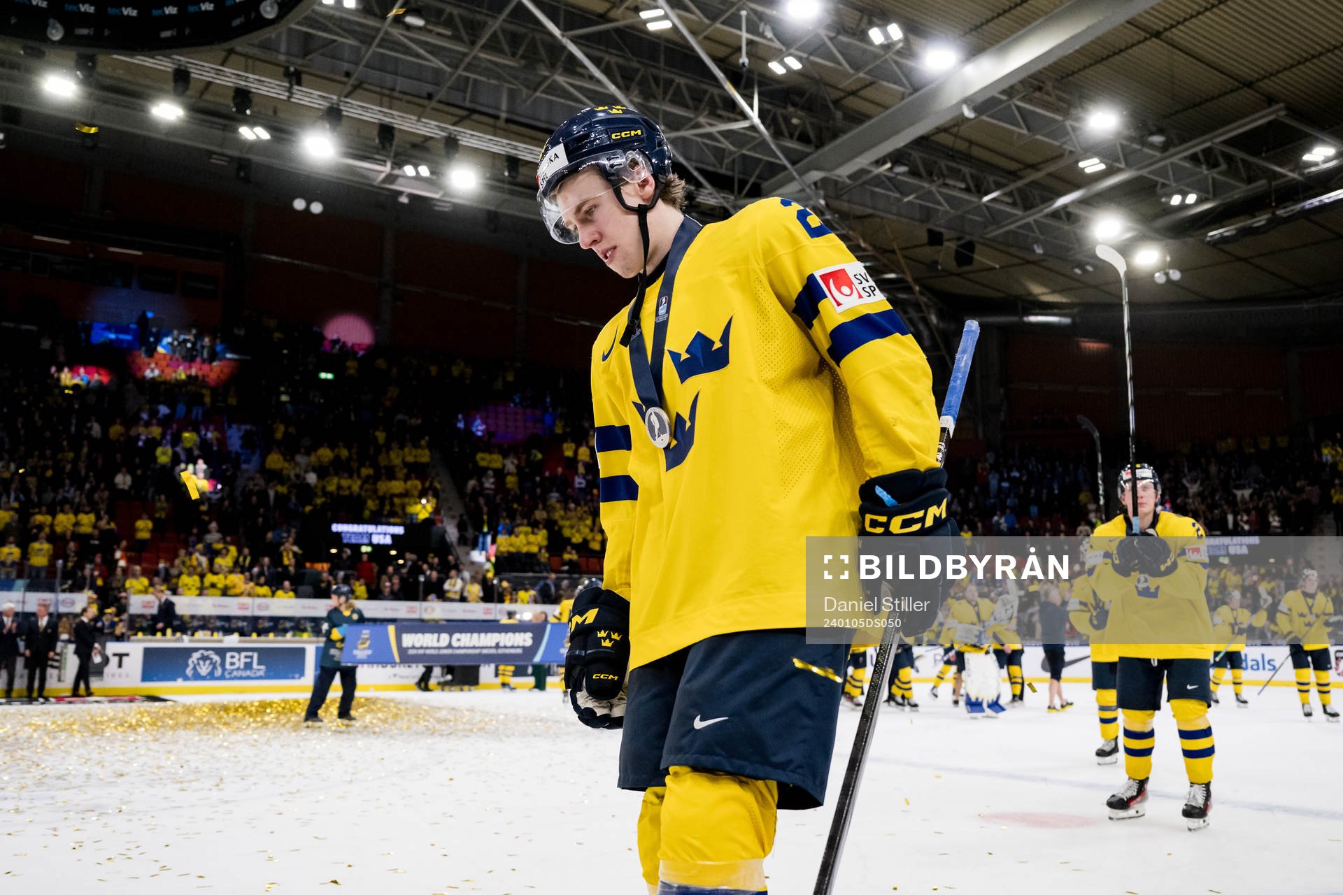 Jonathan Lekkerimäki of Sweden looks dejected
