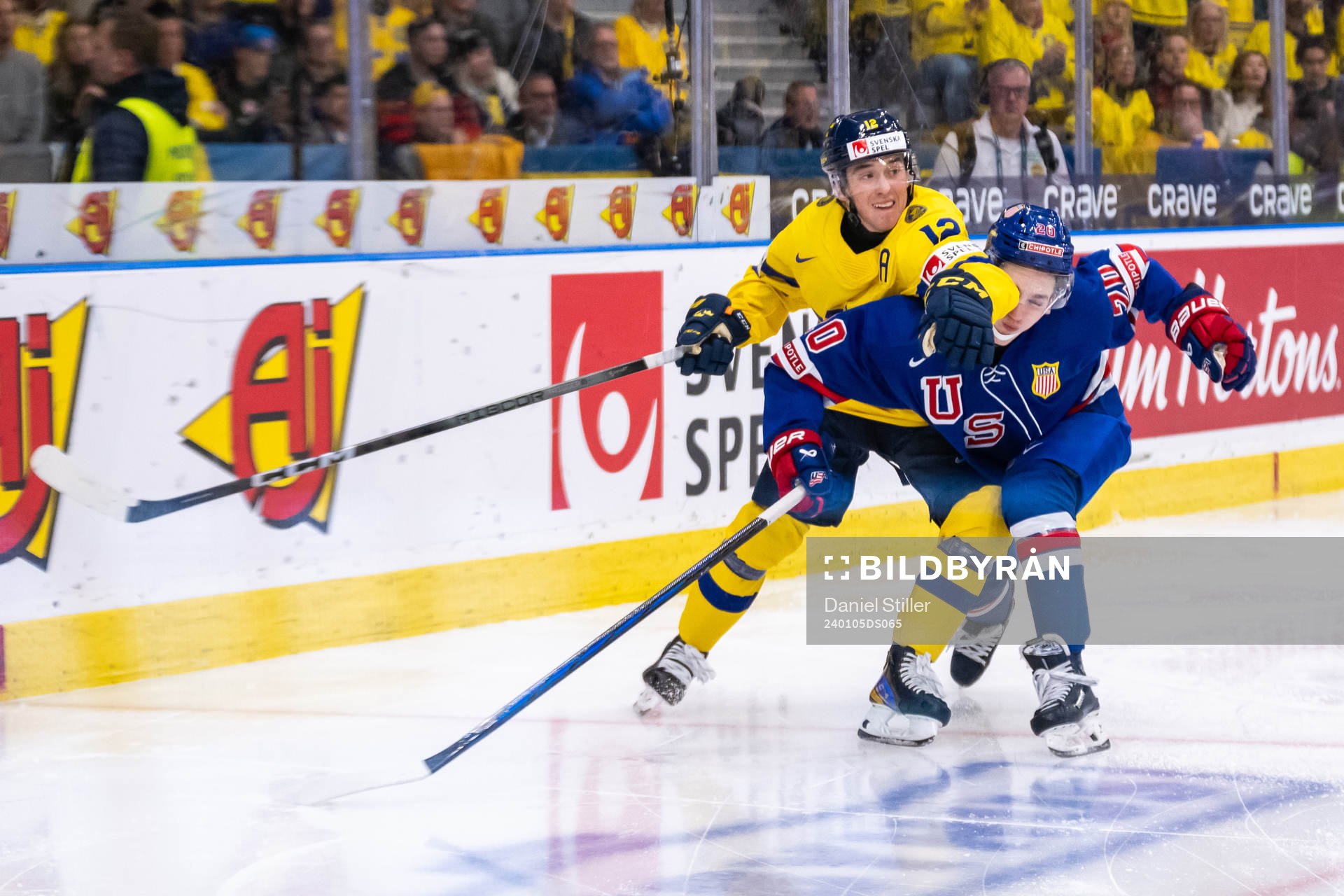 Noah Östlund of Sweden and Lane Hutson of USA