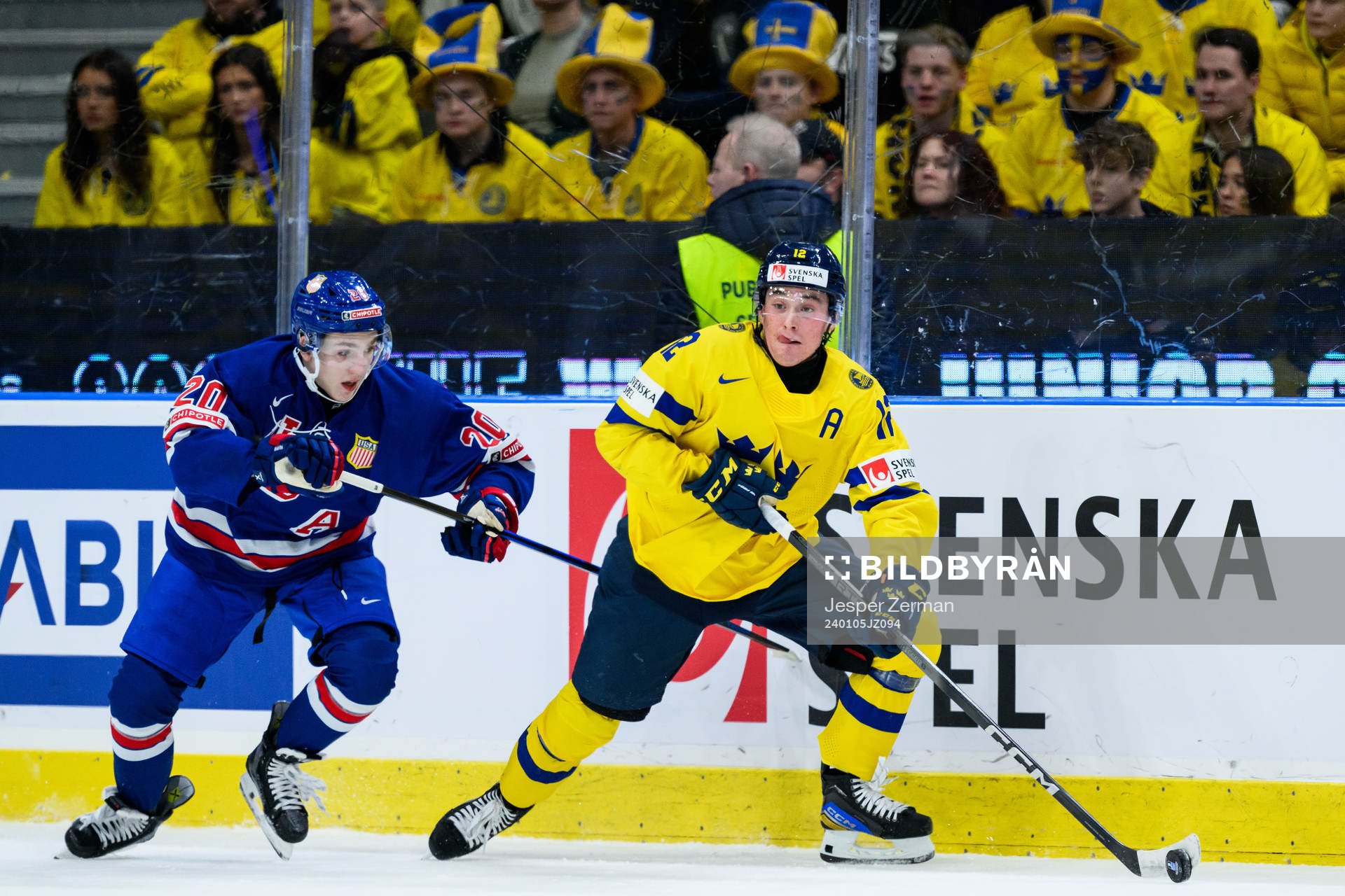 Lane Hutson of USA and Noah Östlund of Sweden