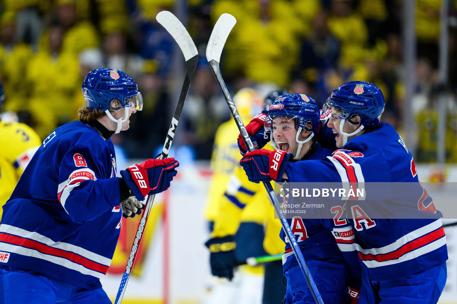Isaac Howard of USA celebrates the 3-1 goal