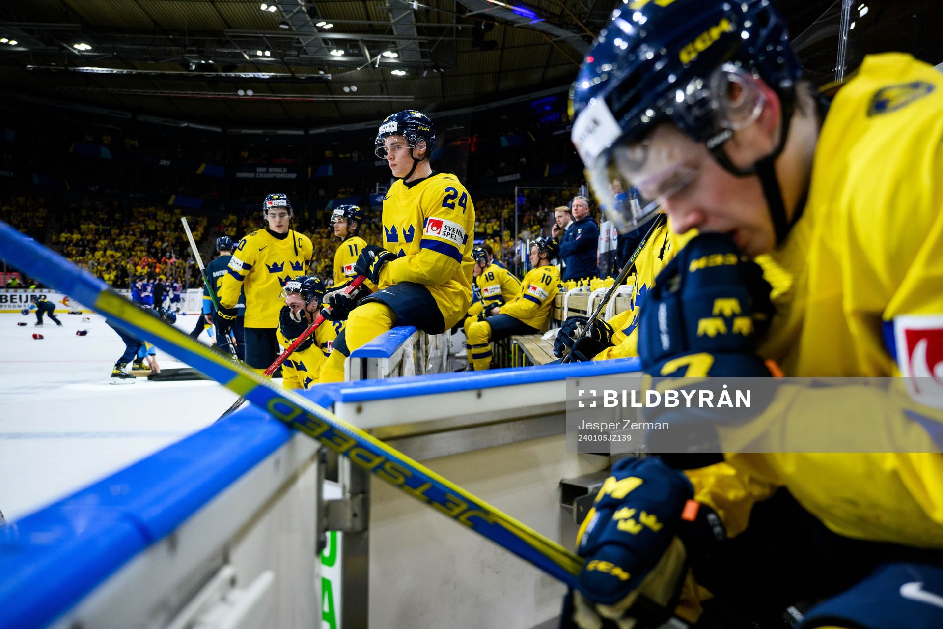 Tom Willander and Mattias Hävelid of Sweden look dejected
