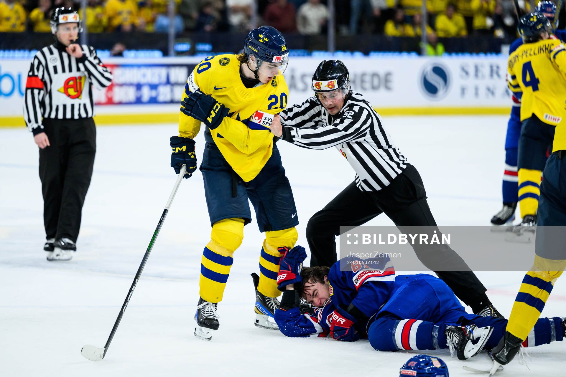 Liam Öhgren of Sweden and Jimmy Snuggerud of USA