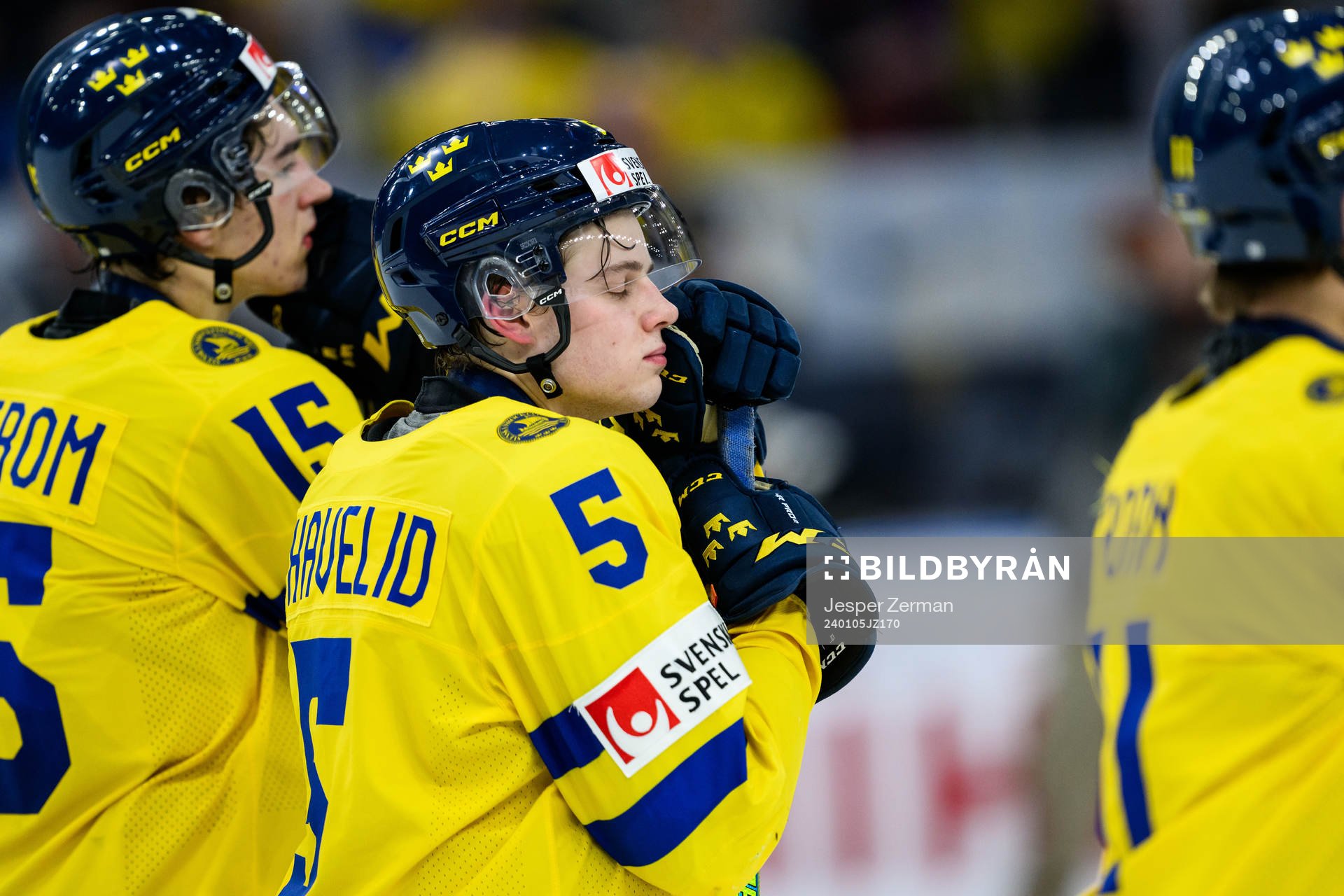 Mattias Hävelid of Sweden looks dejected