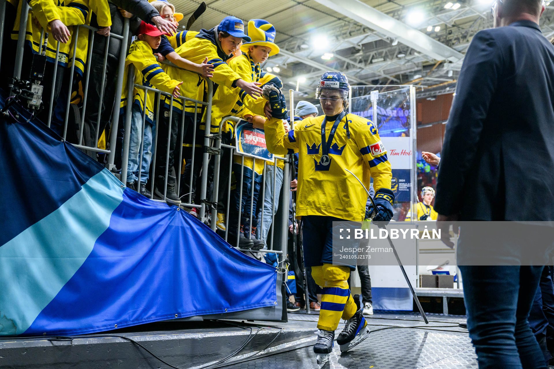 Liam Öhgren of Sweden looks dejected