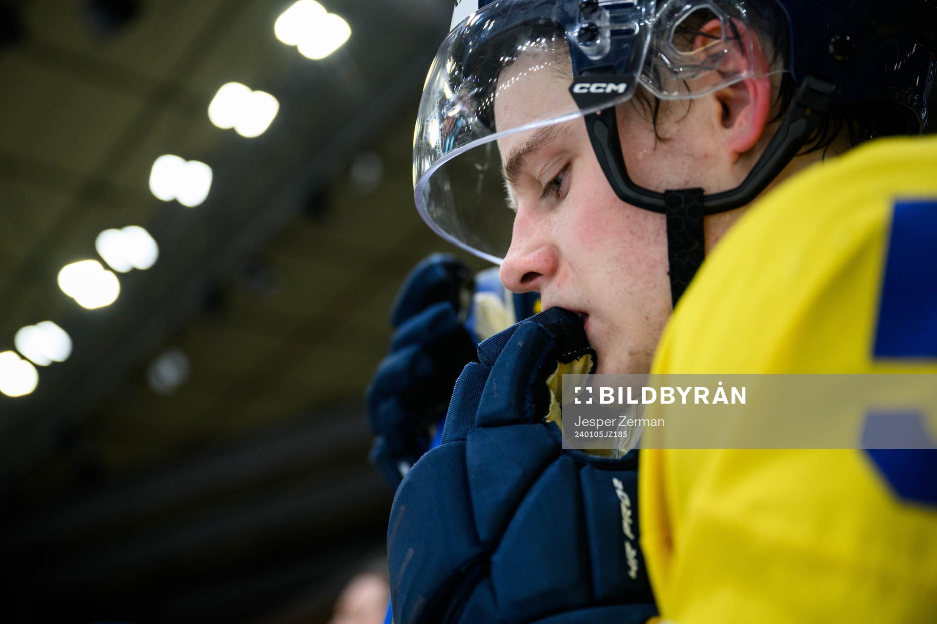 Mattias Hävelid of Sweden looks dejected