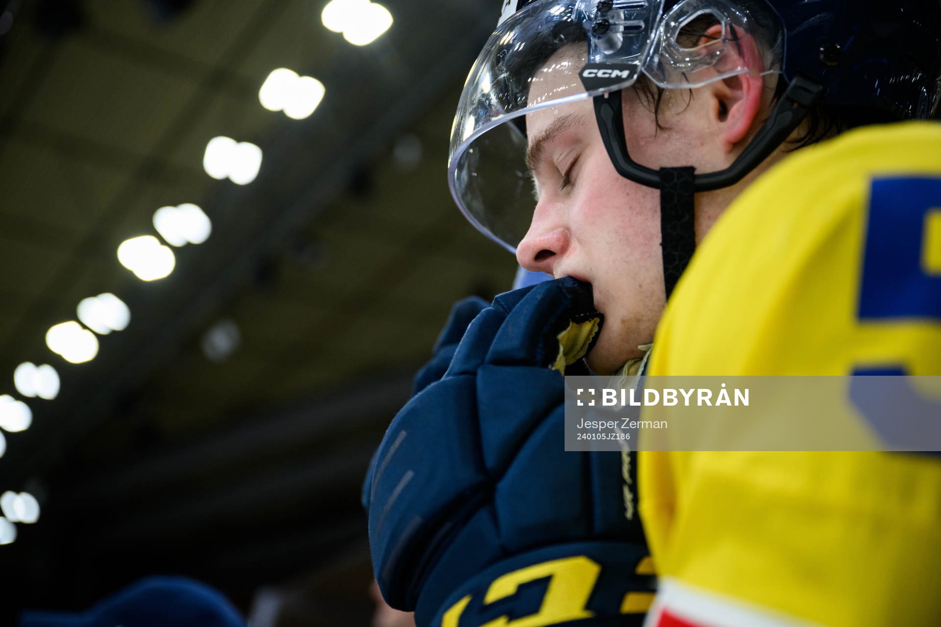Mattias Hävelid of Sweden looks dejected