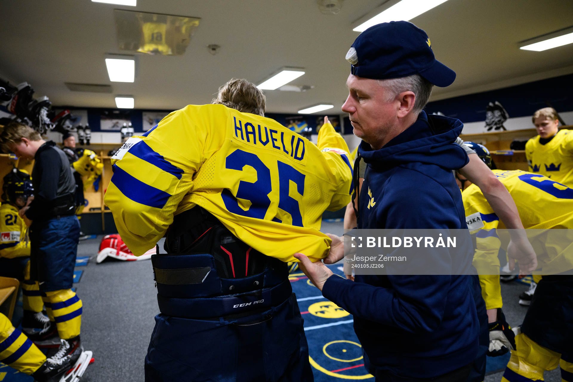 goaltender Hugo Hävelid and Physiotherapist Krister Olsson
