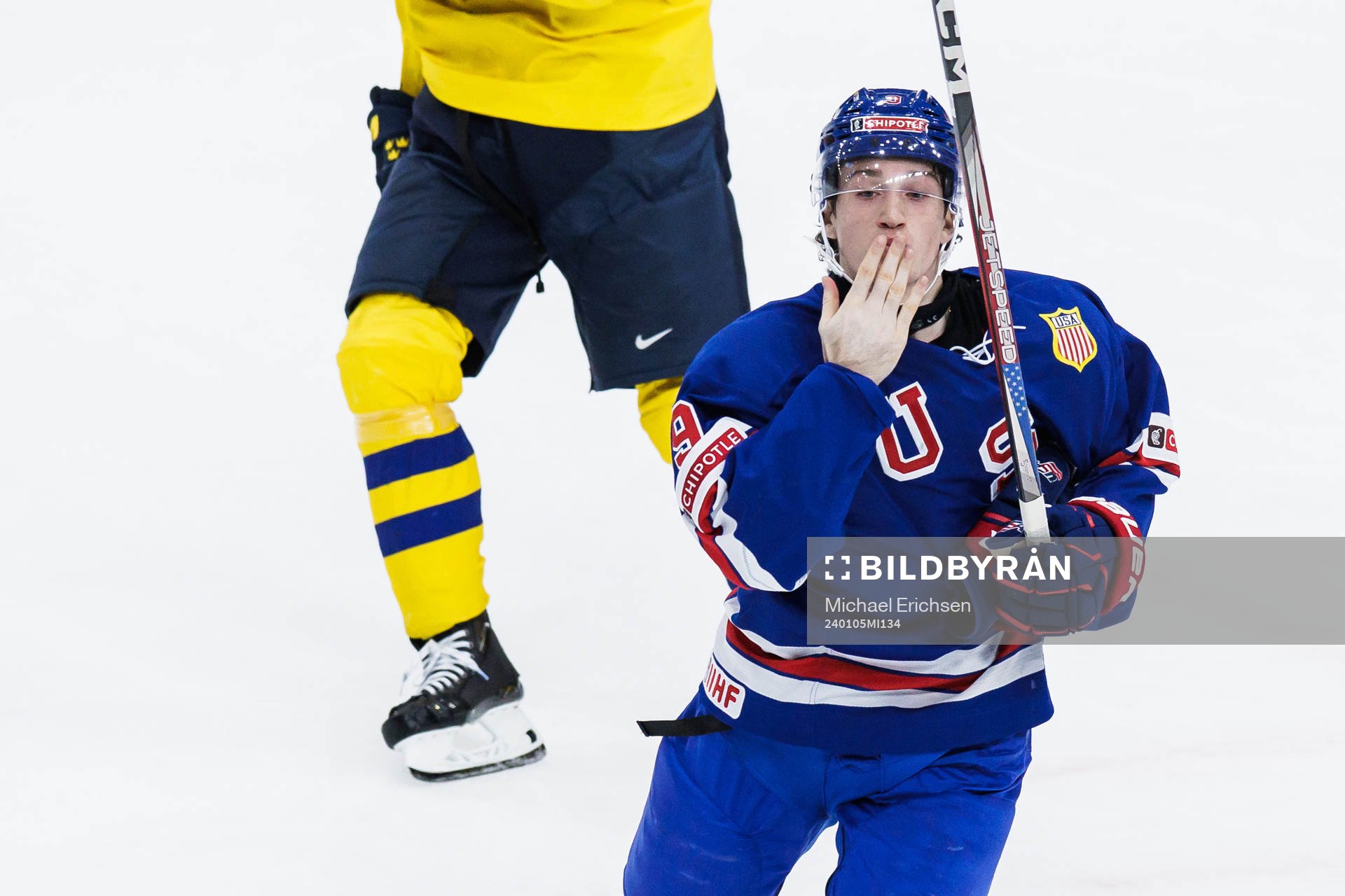 Ryan Leonard of USA celebrates the 5-2 goal