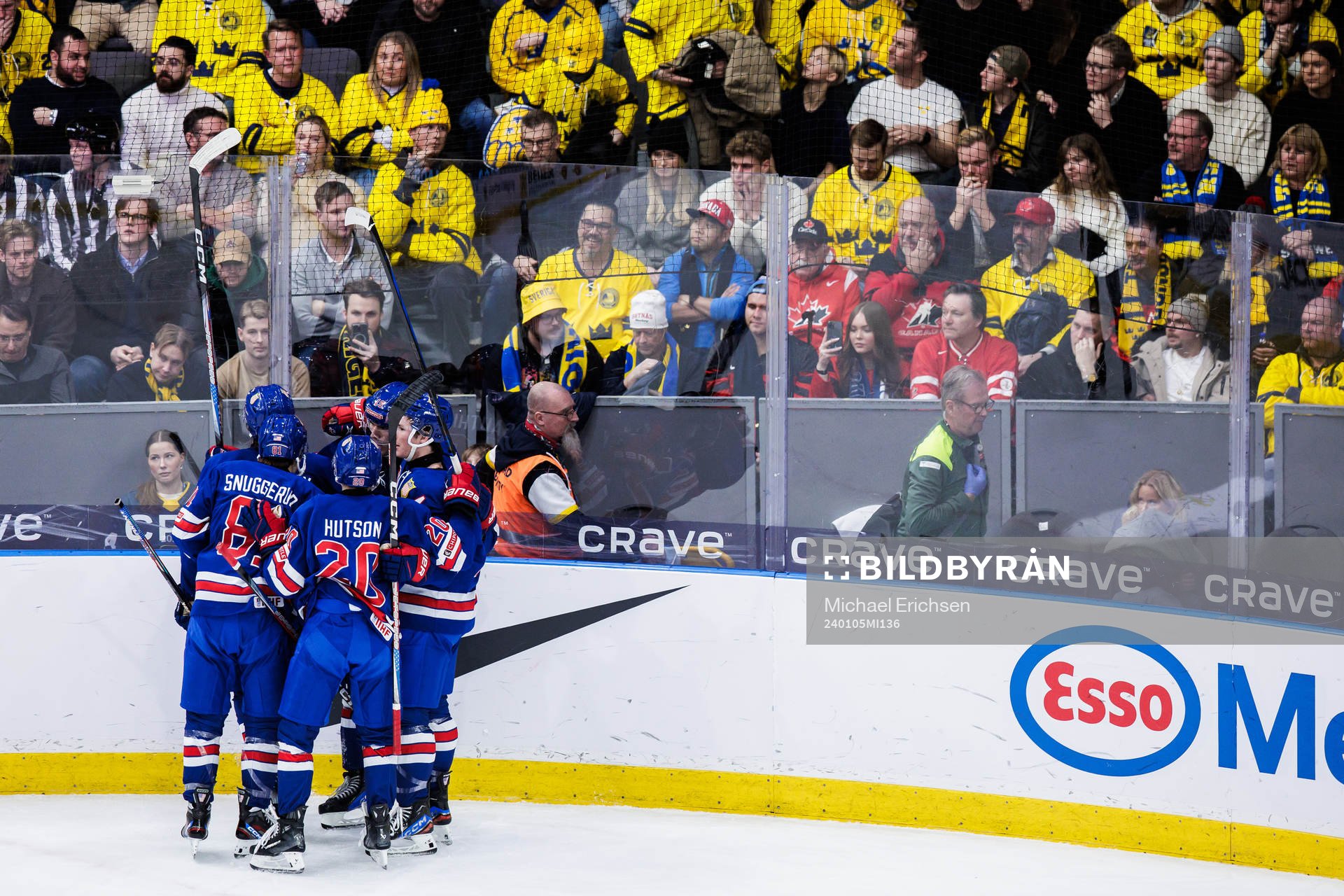 Players of USA celebrate with Rutger McGroarty