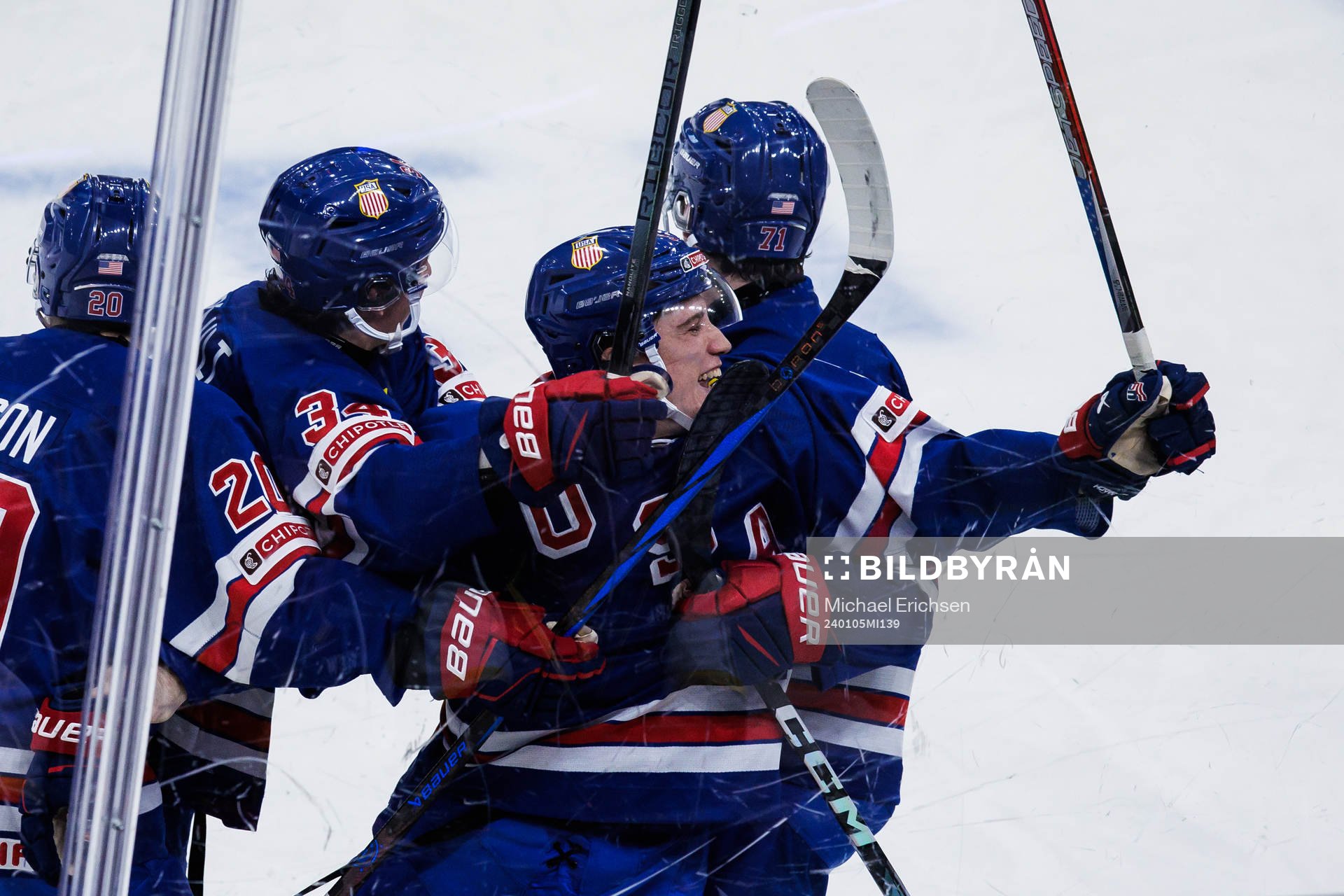 Ryan Leonard of USA celebrates the 5-2 goal