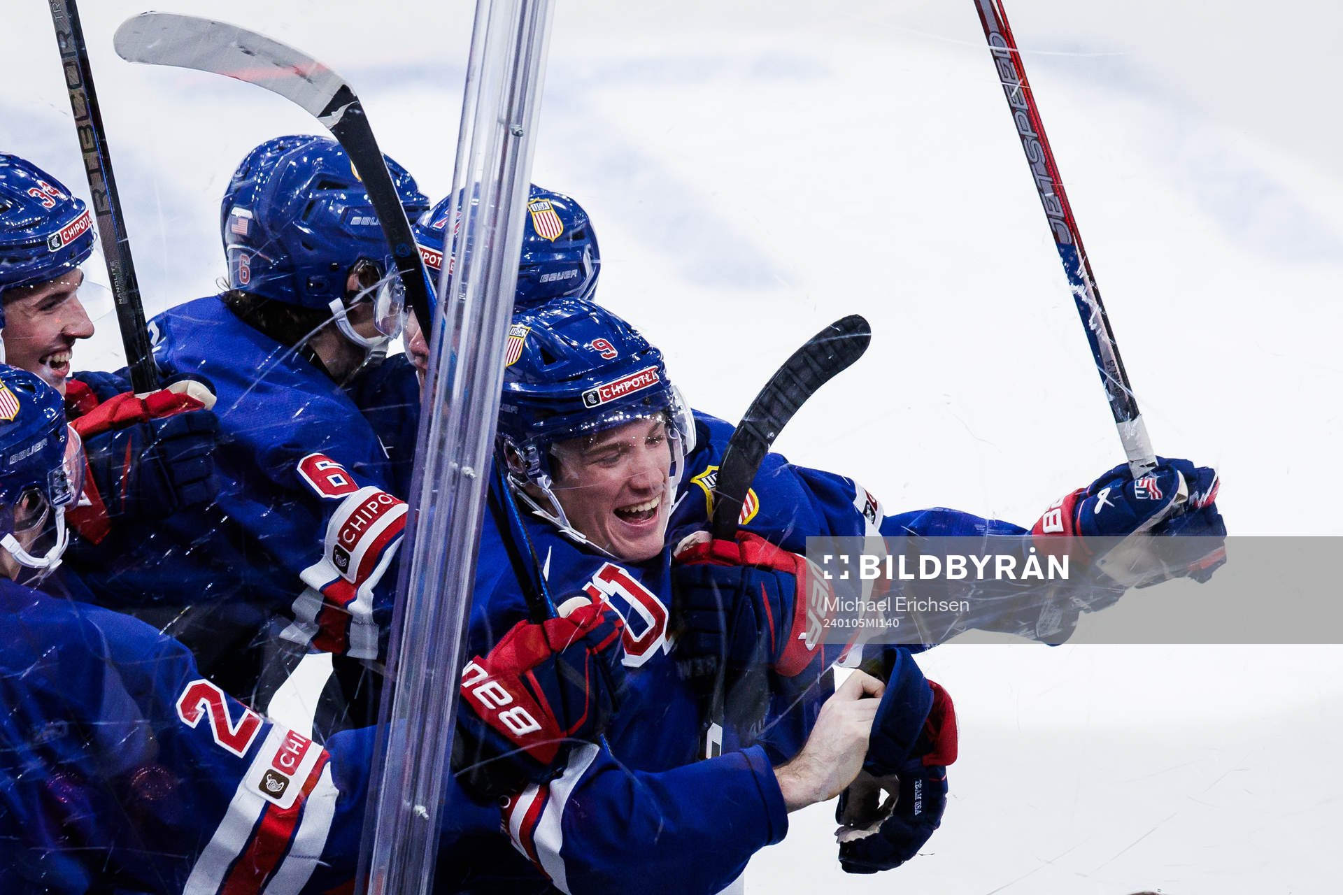 Ryan Leonard of USA celebrates the 5-2 goal