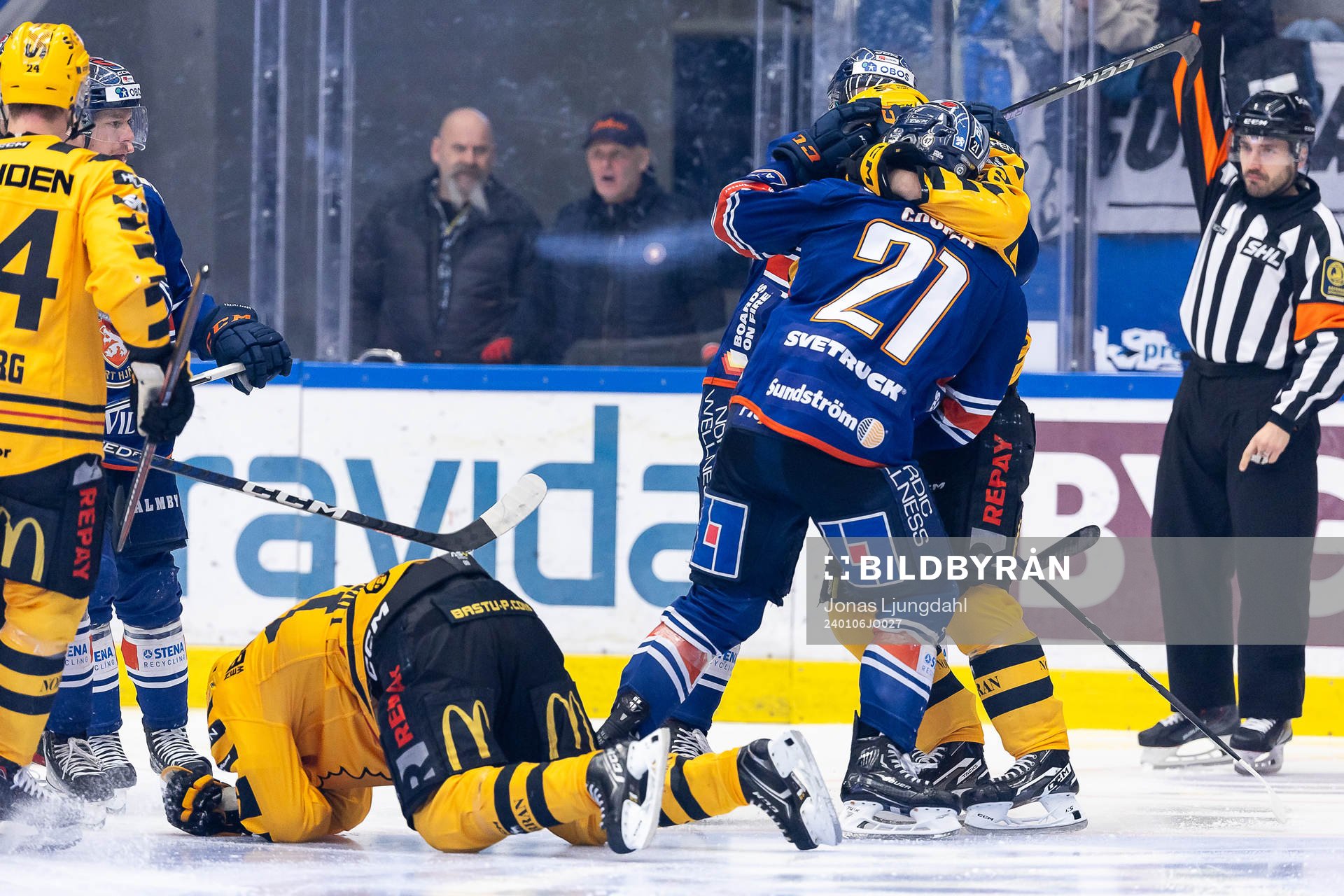 Irriterat mellan Växjös Brian Cooper och Skellefteås