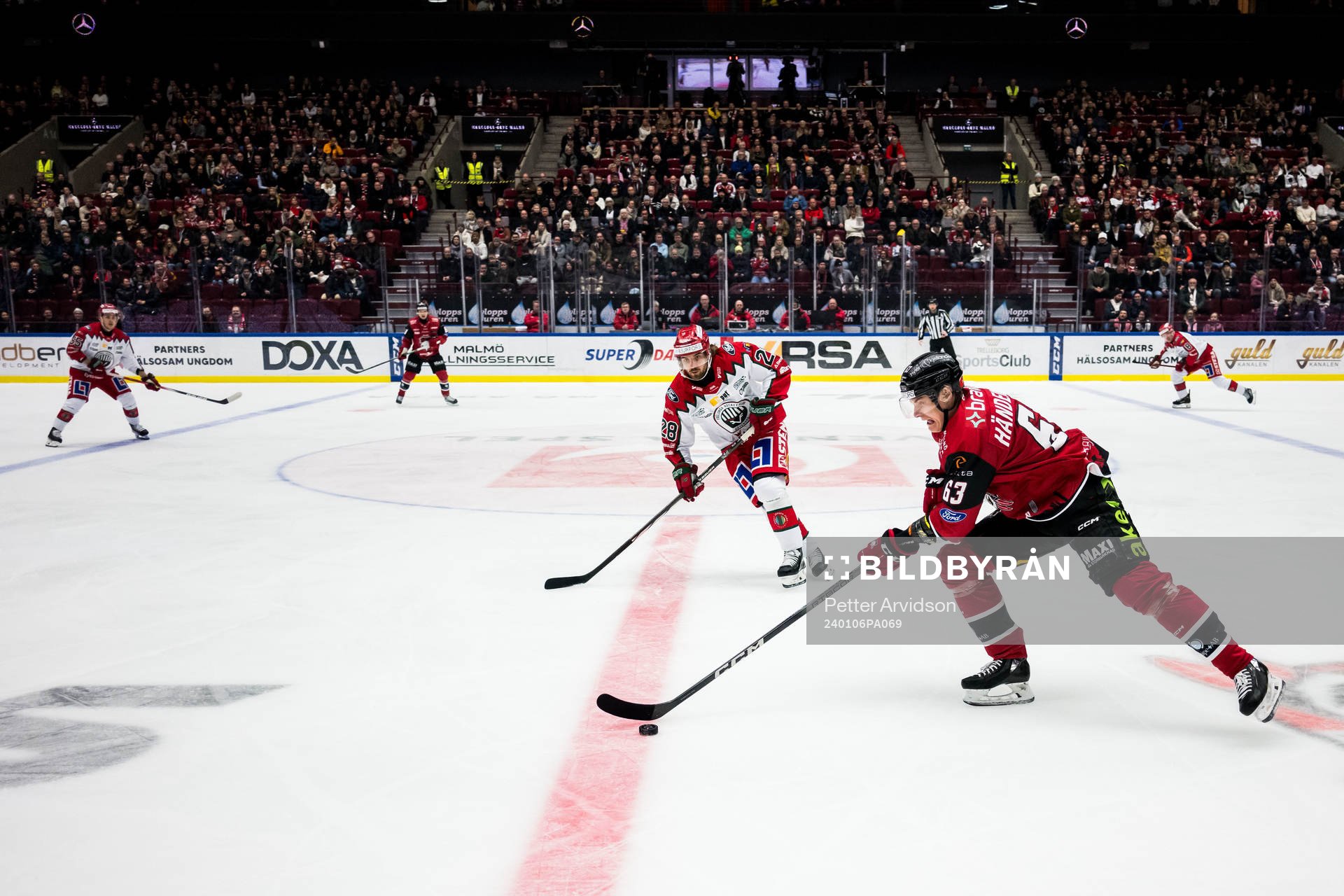 Frölundas Adam Brodecki och Malmö Redhawks Fredrik
