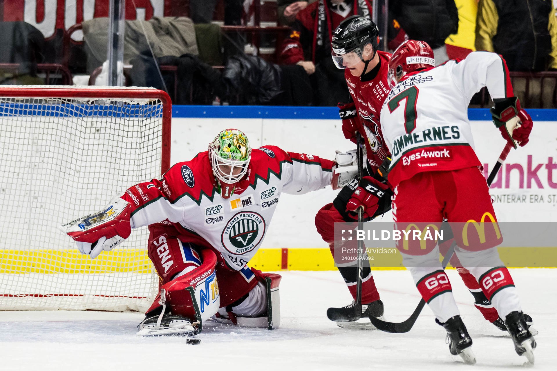 Frölundas målvakt Lars Johansson och Malmö Redhawks