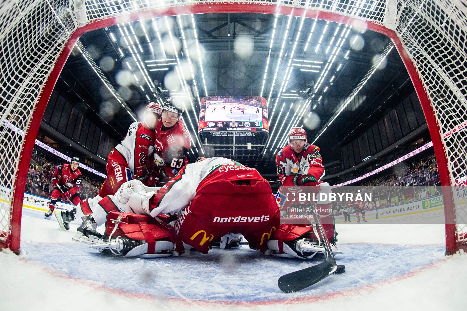 Malmö Redhawks Fredrik Händemark oroar mot Frölundas