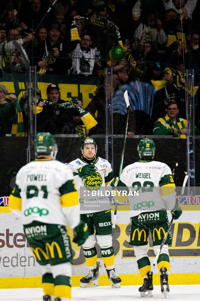 Björklövens Scott Pooley jublar