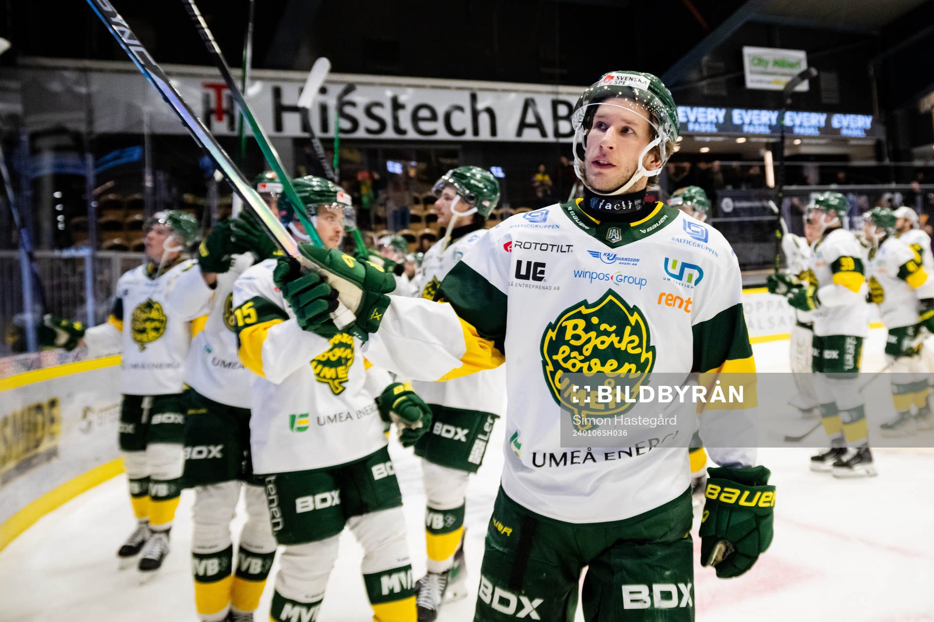 Björklövens Fredric Weigel jublar