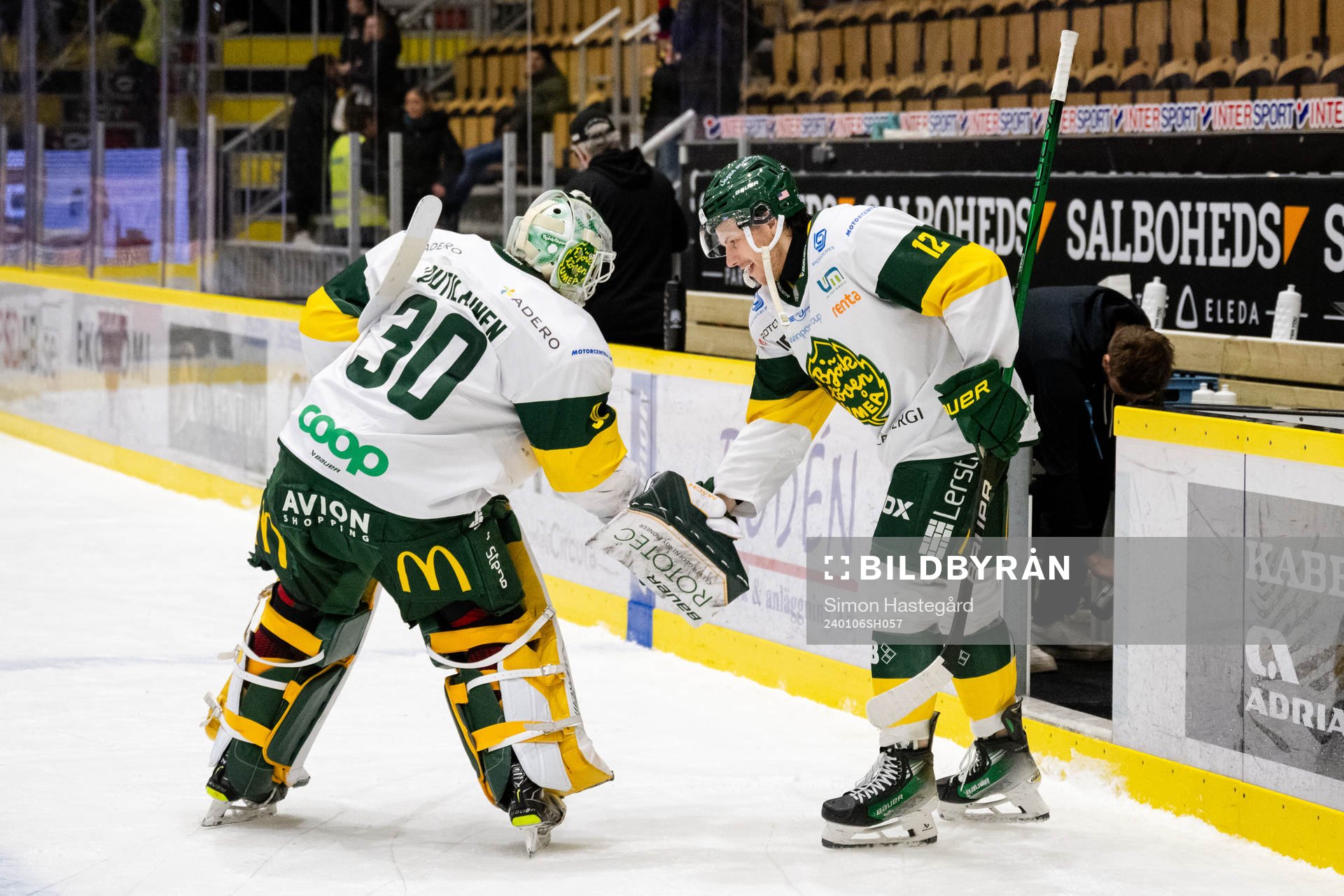 Björklövens målvakt Joona Voutilainen och Scott Pooley