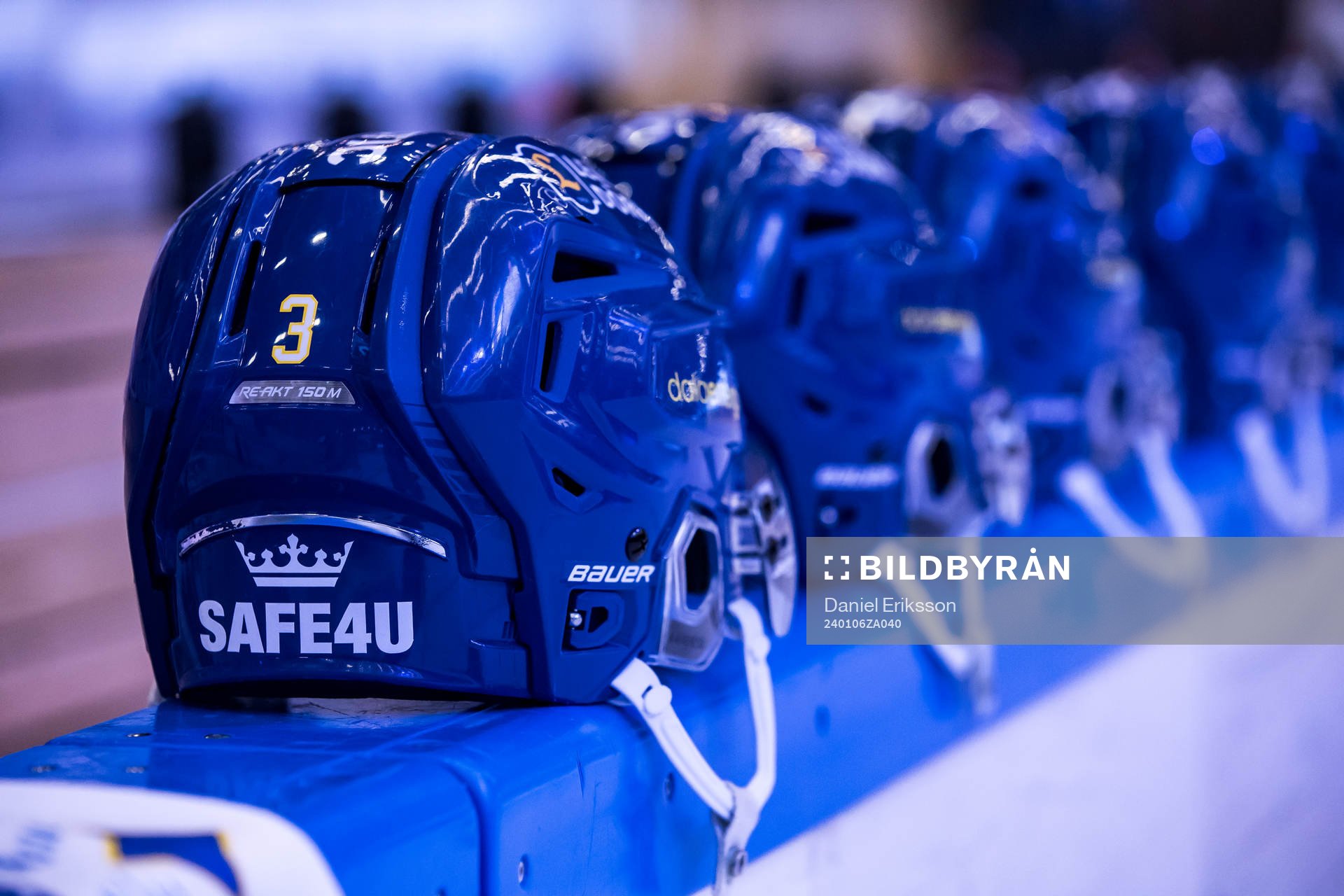 Hjälm innan ishockeymatchen i SHL mellan Leksand och