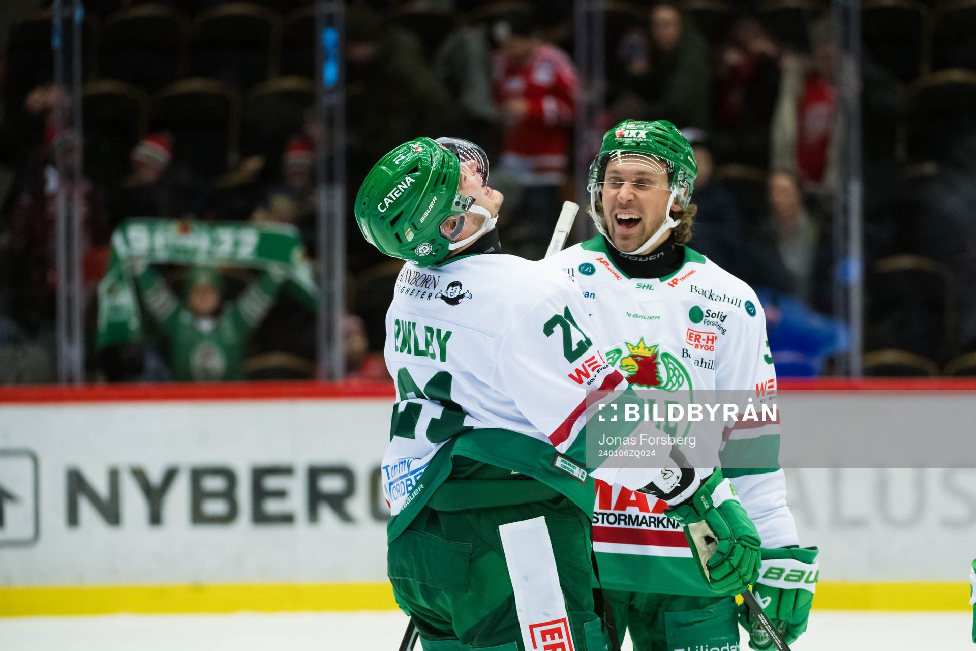 Rögles Henry Bowlby och Michael Kapla jublar