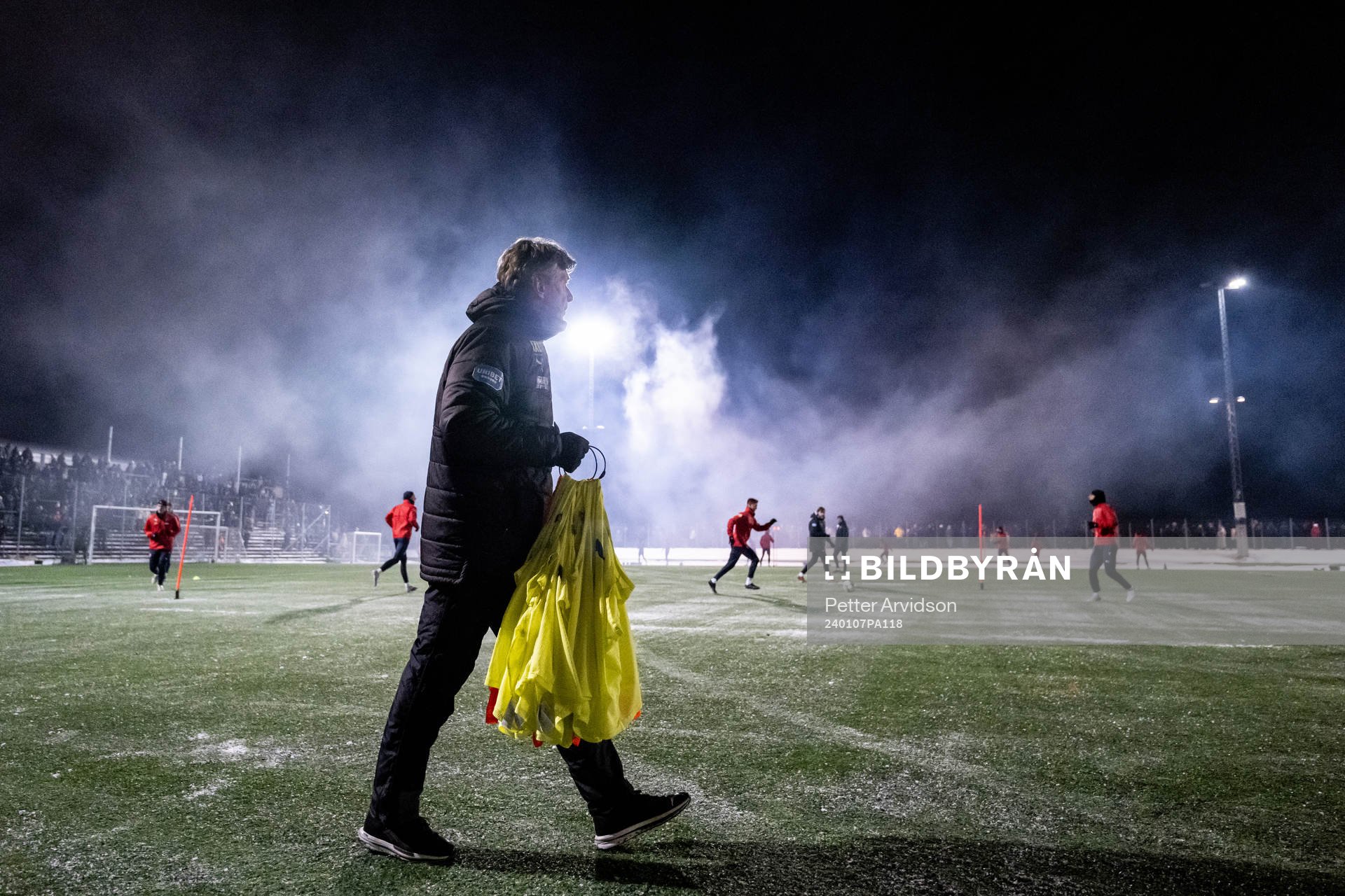 Assisterande tränare Sven Andersson under en gemensam fotbollsträning med Helsingborgs herr och damlag den 7 januari 2024 i Helsingborg. 