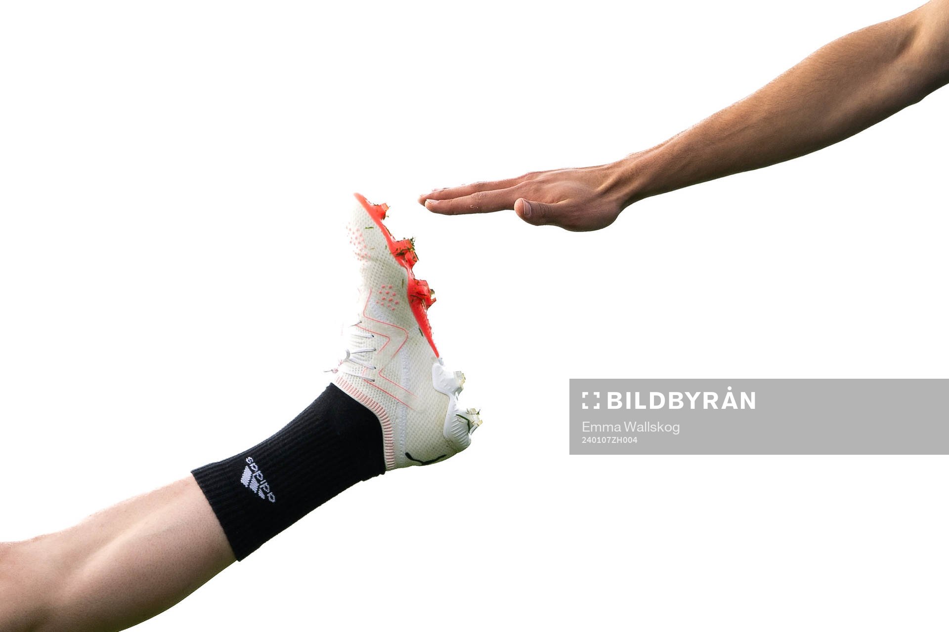 Johan Karlsson (foot ) and Joakim Persson (hand) of the Swedish men's football national team at a training session on January 7, 2024 in Paphos.