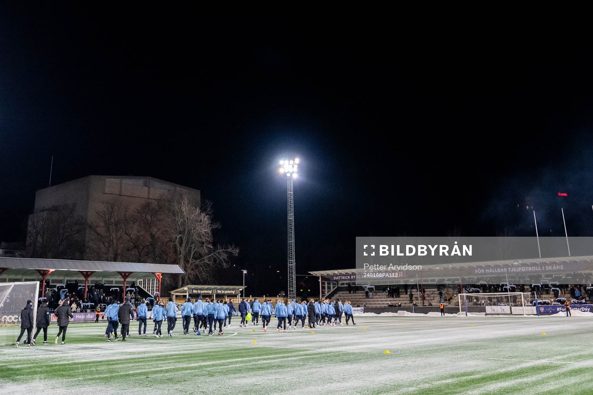 Gemensam fotbollsträning med Malmö FFs herr och damlag