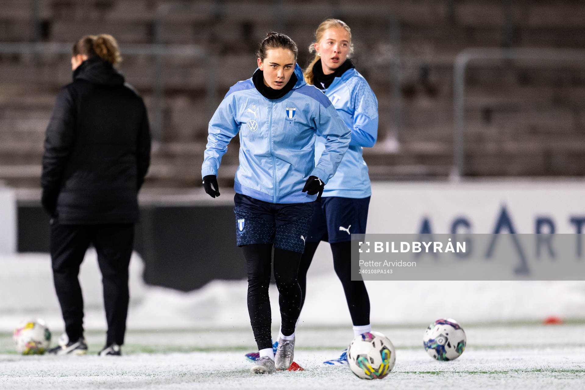 Matilda Kristell under en gemensam fotbollsträning med Malmö FFs herr och damlag den 8 januari 2024 i Malmö. 