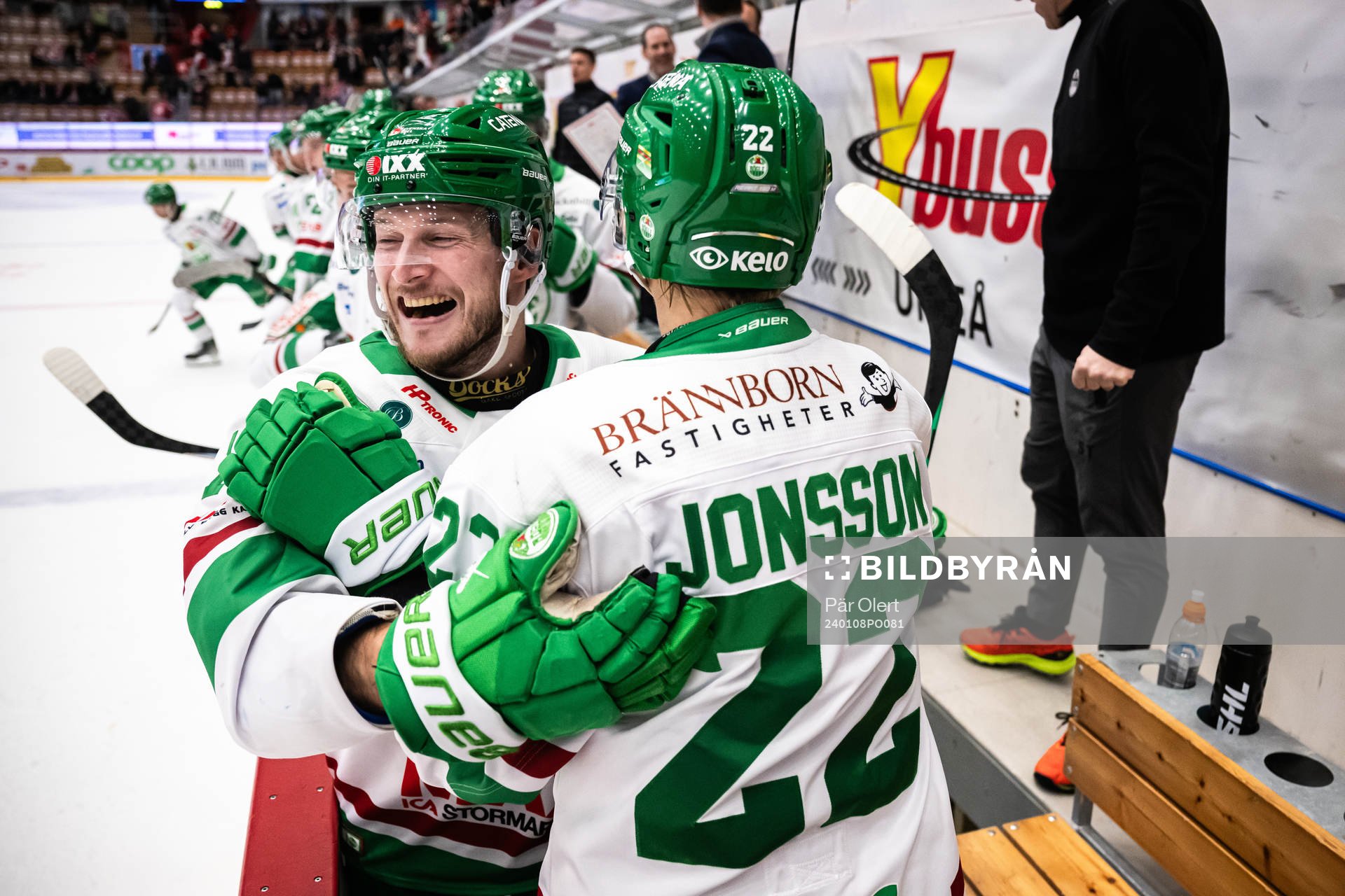 Rögles Valters Viljanen och Samuel Jonsson jublar
