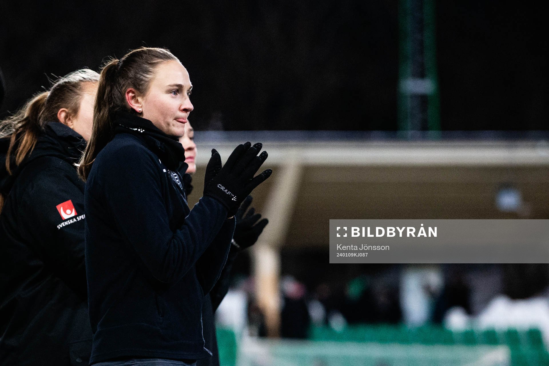 Vilde Hasund under en gemensam fotbollsträning med Hammarbys herr- och damlag den 9 januari 2024 i Stockholm. 