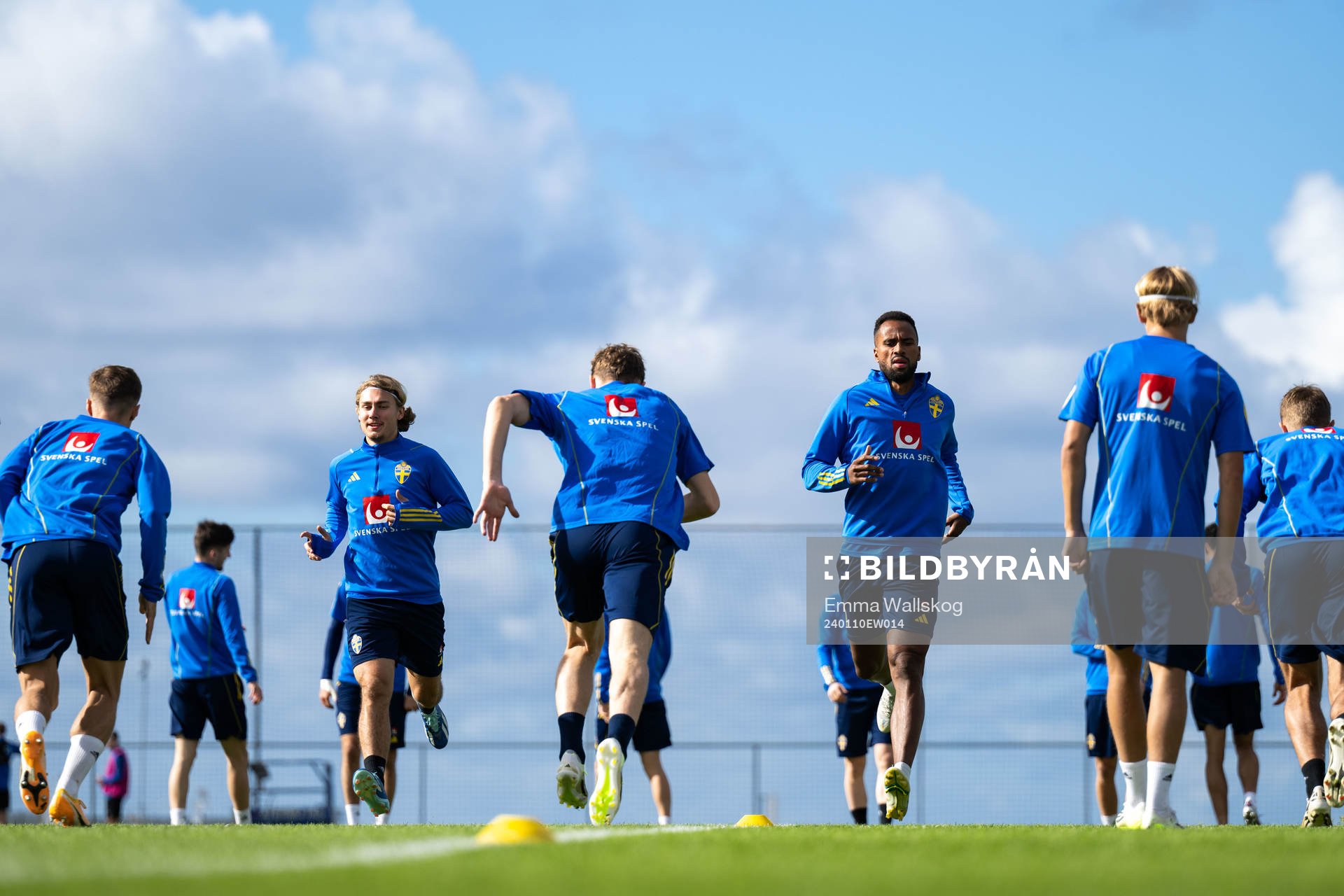 Sebastian Nanasi and Isaac Kiese Thelin of the Swedish