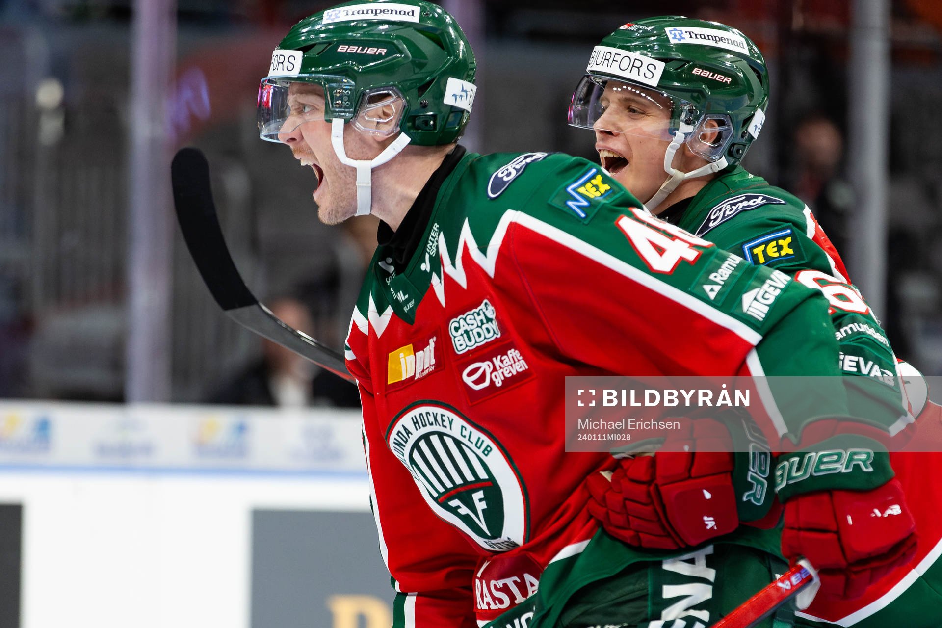 Frölundas Carl Klingberg jublar ihop med Isac Heens