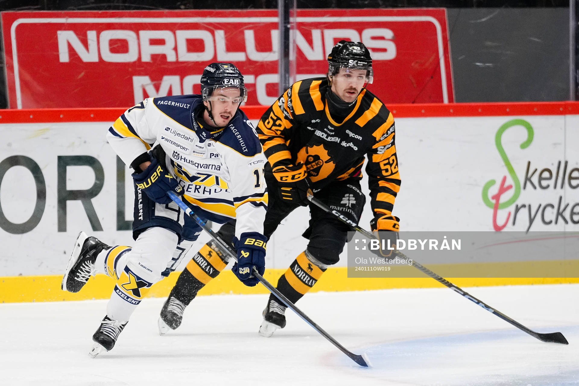 HV71s Isac Brännström och Skellefteås Arvid Lundberg