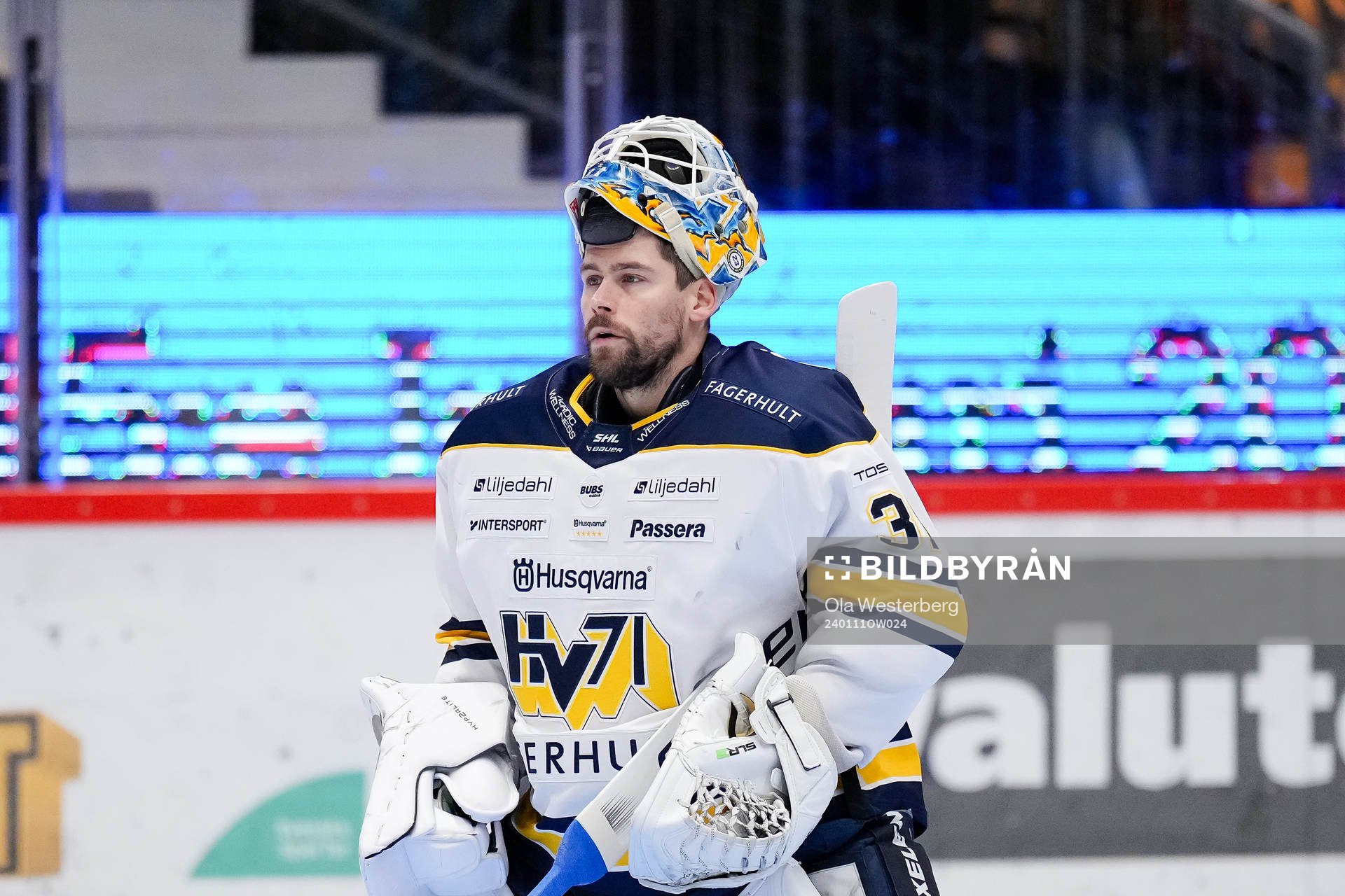 HV71s målvakt Joni Ortio blir utbytt