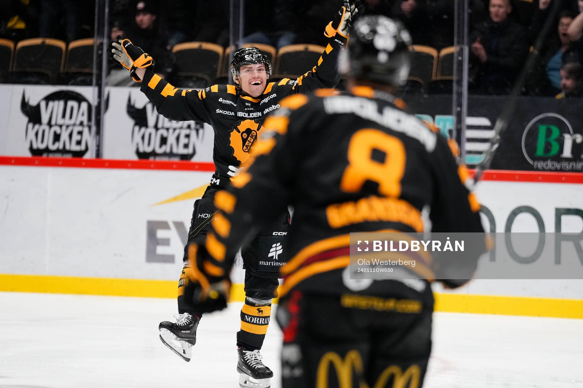 Skellefteås Andreas Johnson jublar