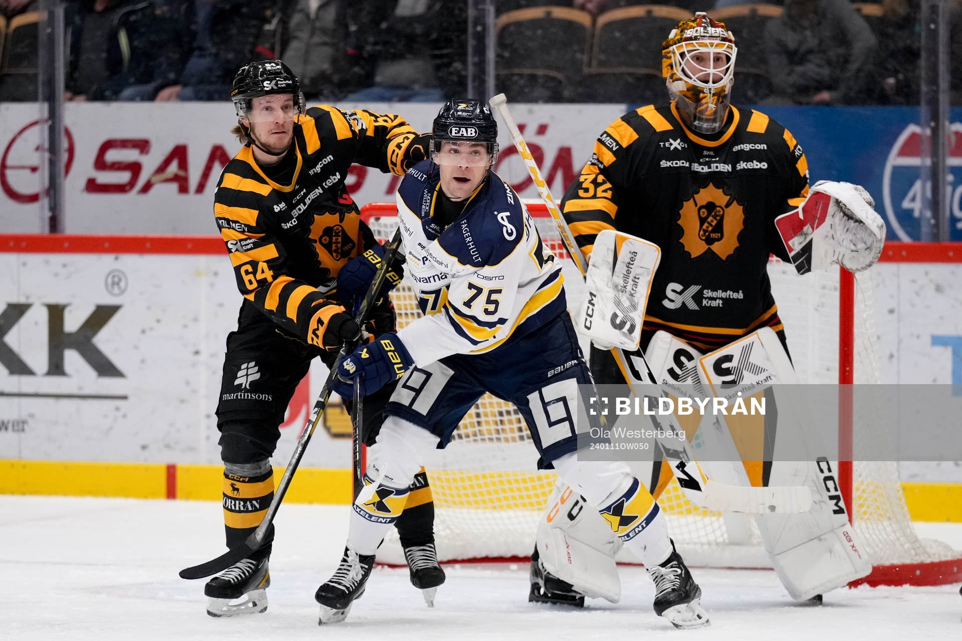 Skellefteås Jonathan Pudas och målvakt Linus Söderström