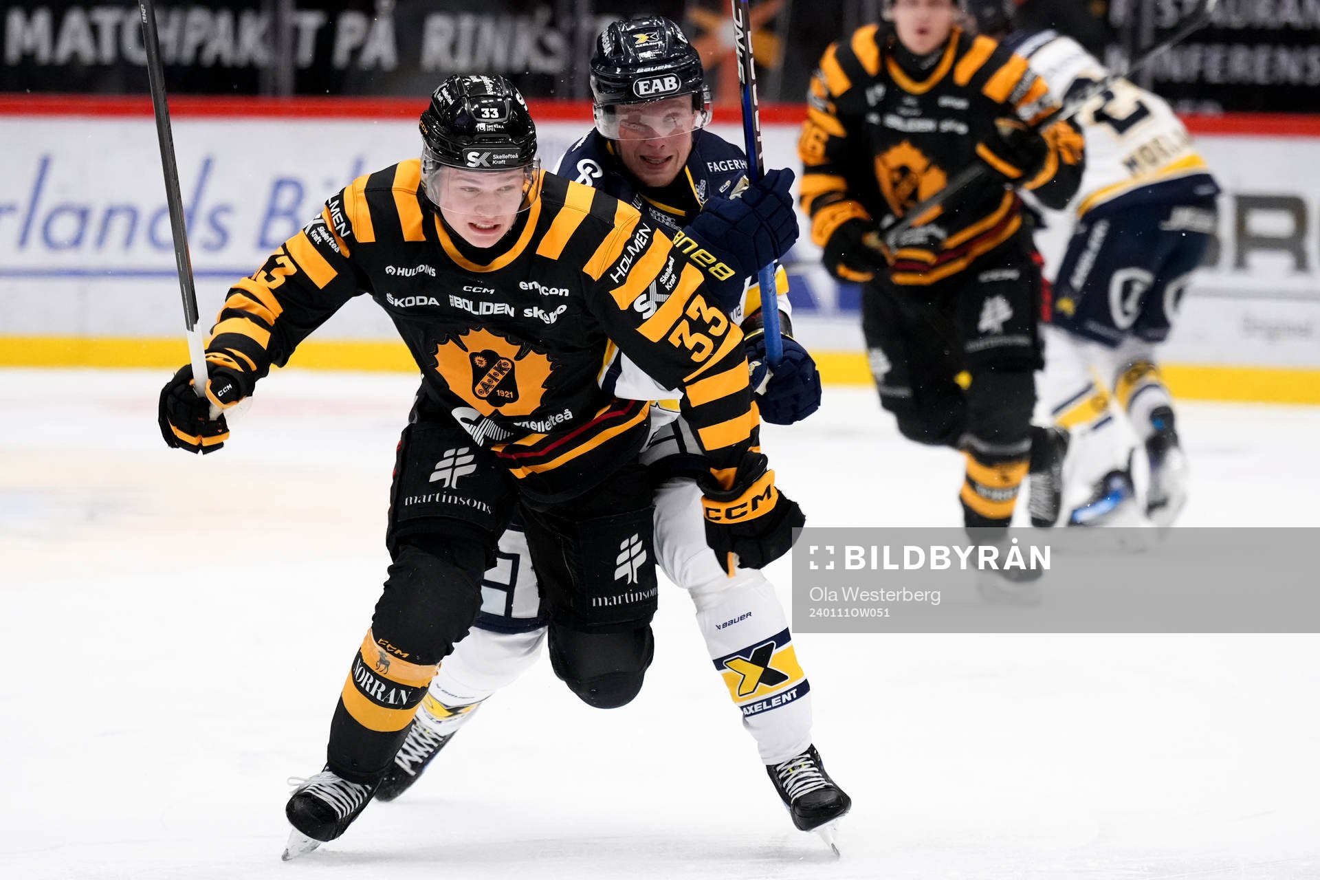Skellefteås Zeb Forsfjäll och HV71s Oskar Stål-Lyrenäs