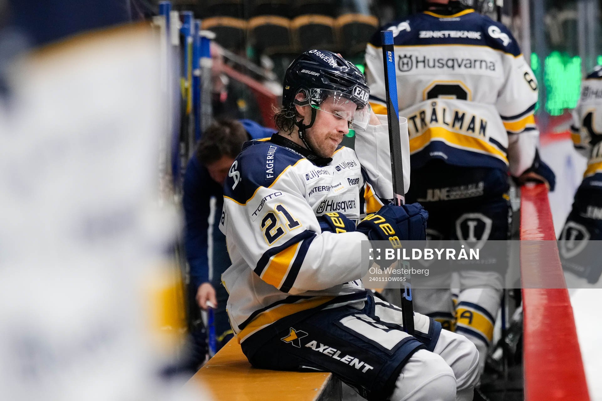 HV71s Mattias Tedenby deppar