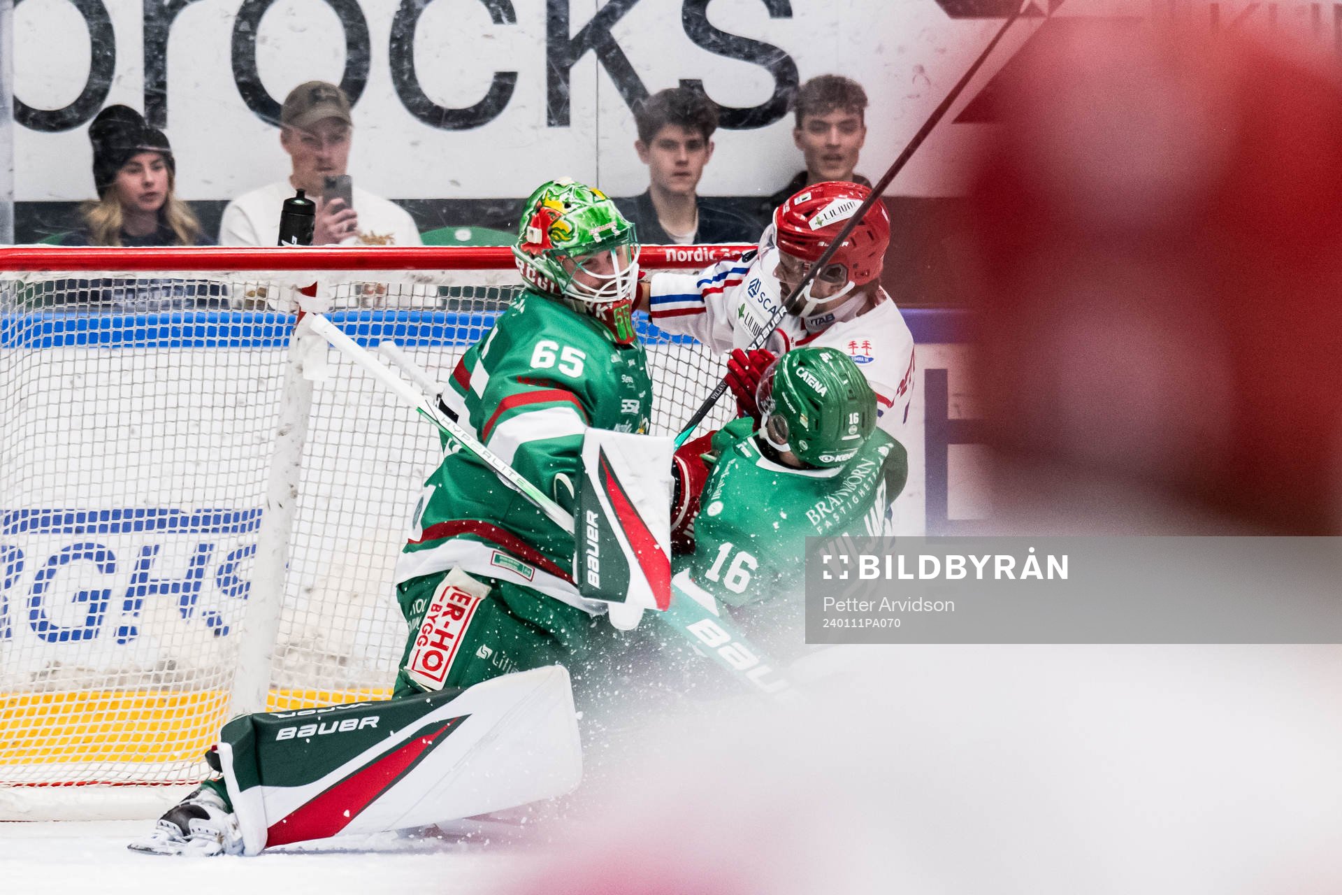 Rögles Valtteri Viljanen och Timrås Emil Pettersson