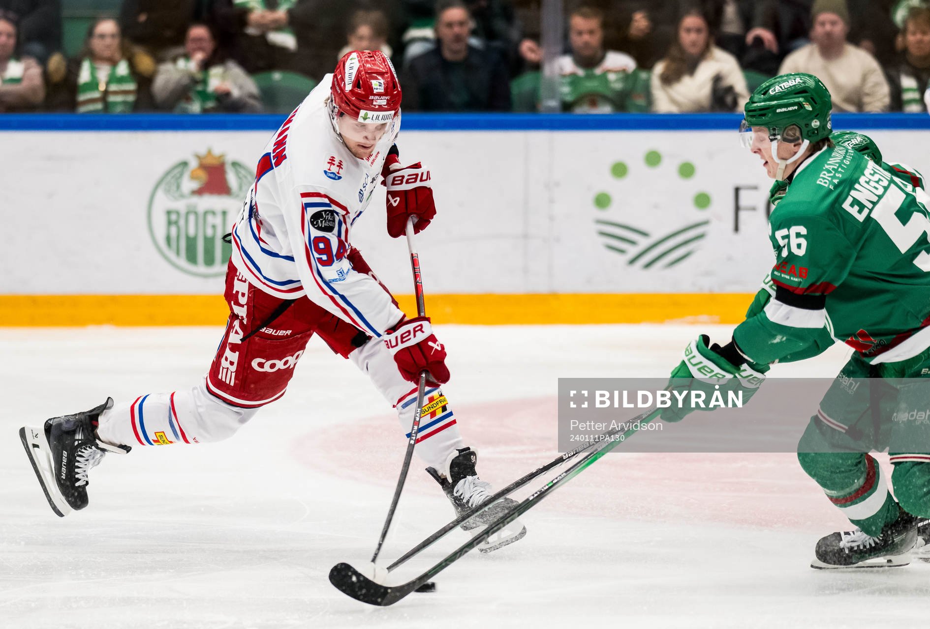 Timrås Sebastian Hartmann och Rögles Adam Engström