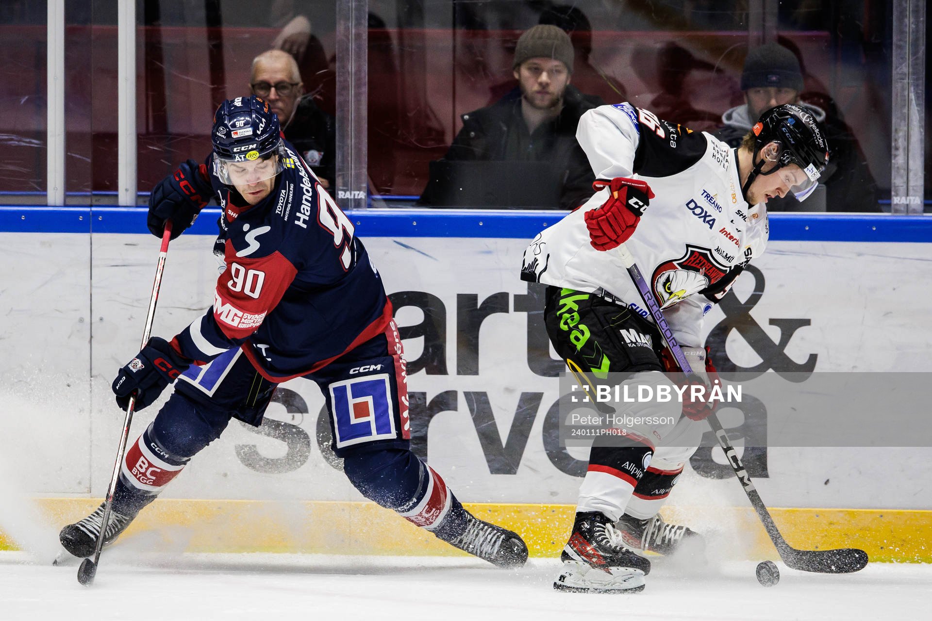 Linköpings Lance Bouma och Malmö Redhawks Filip Barklund