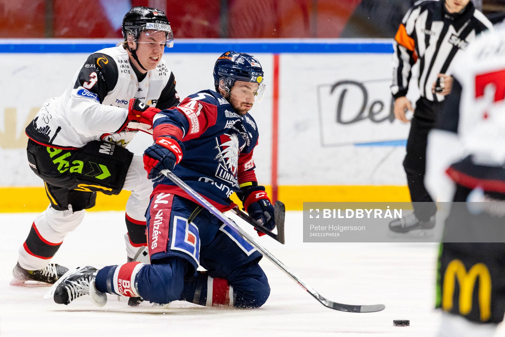 Linköpings Broc Little och Malmö Redhawks Nuutti Viitasalo