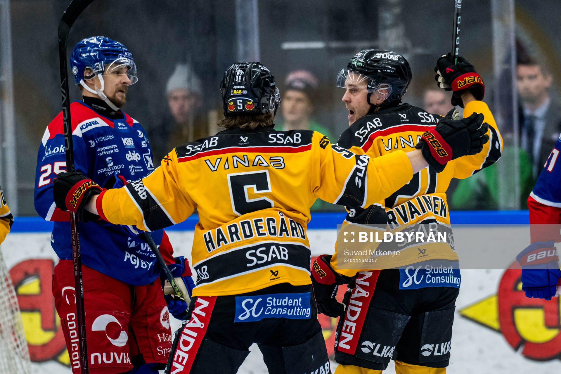 Luleås Juhani Tyrväinen jublar