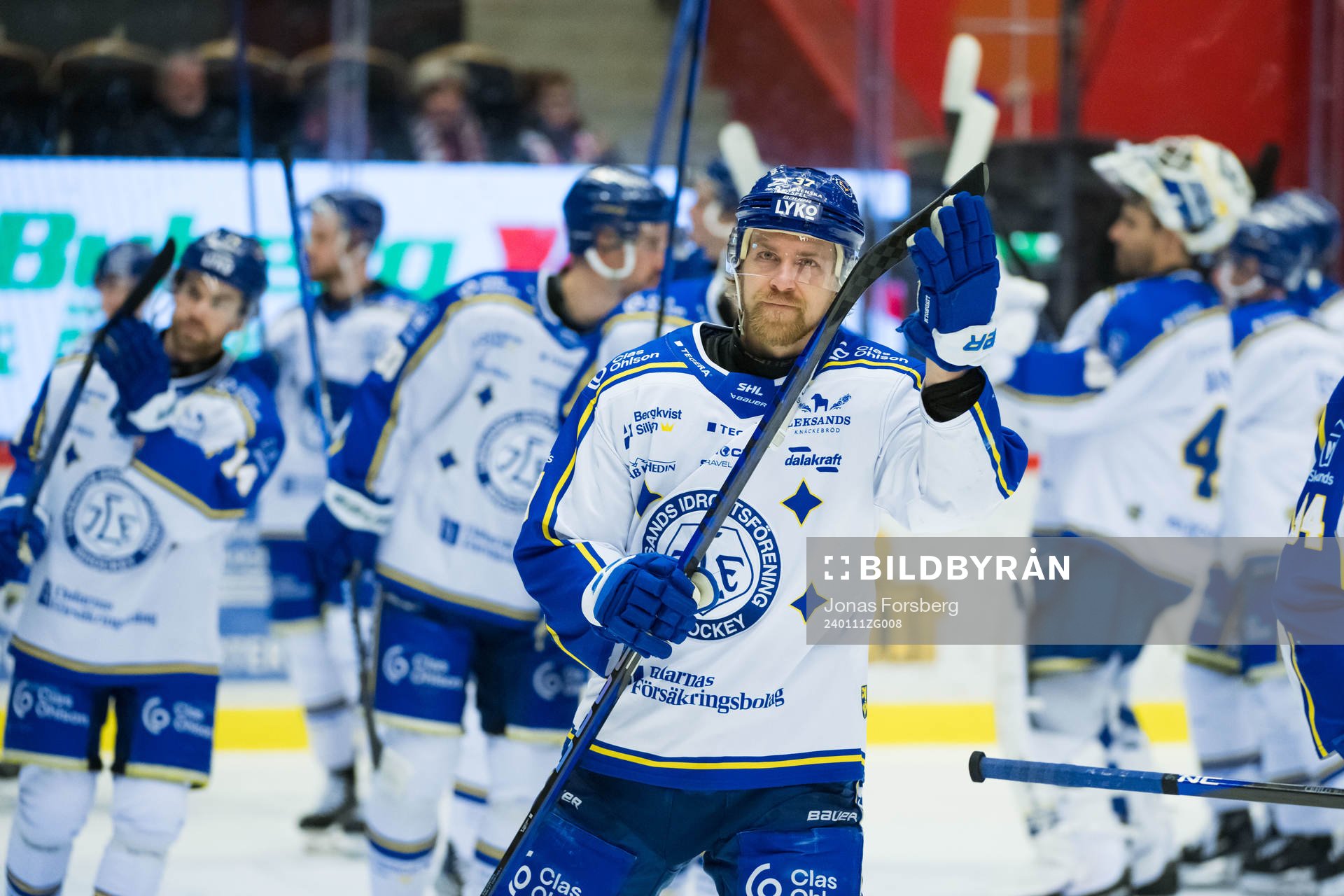 Leksands Anton Lindholm  jublar