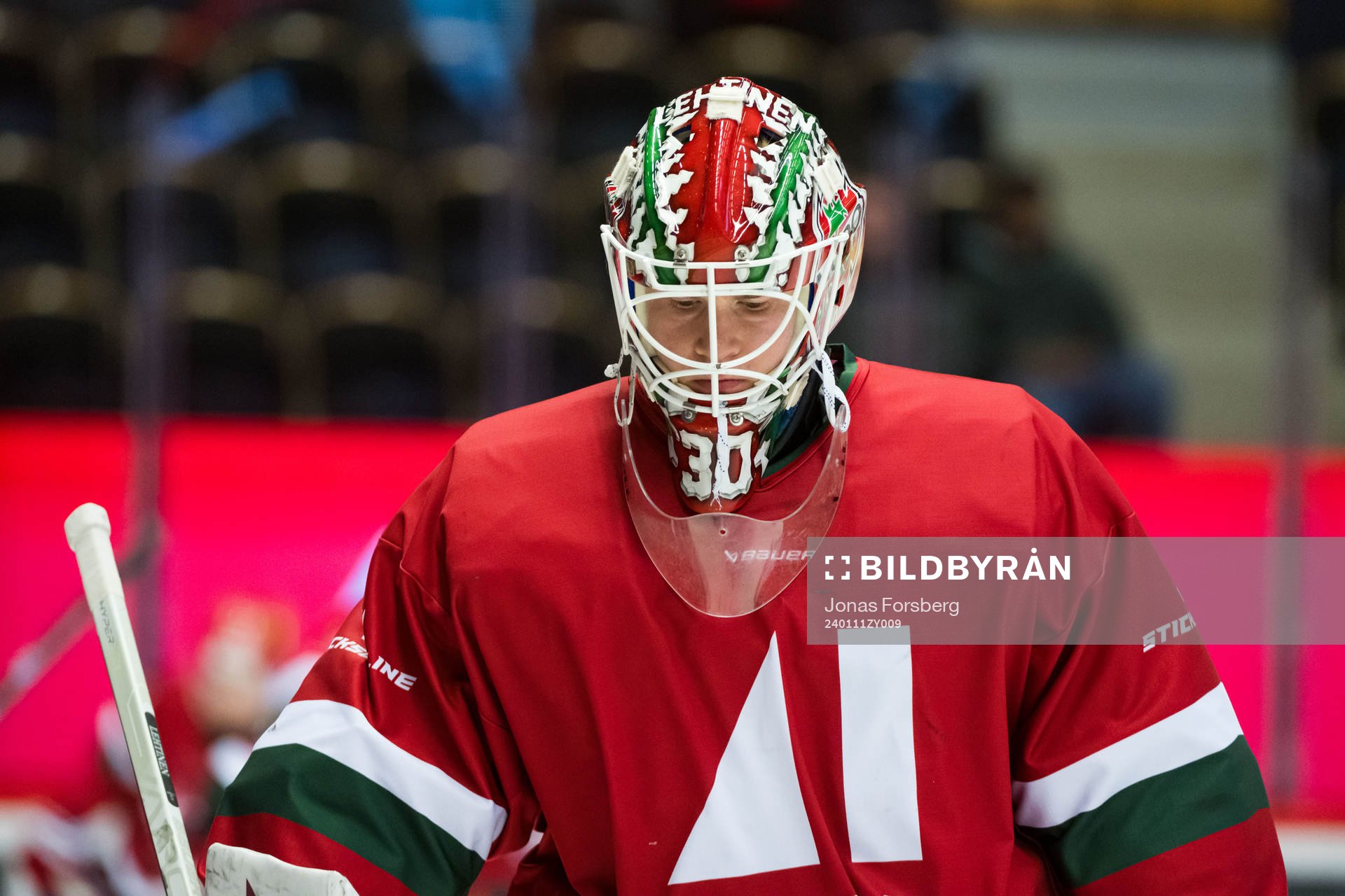 MoDos målvakt Lassi Lehtinen innan ishockeymatchen i SHL