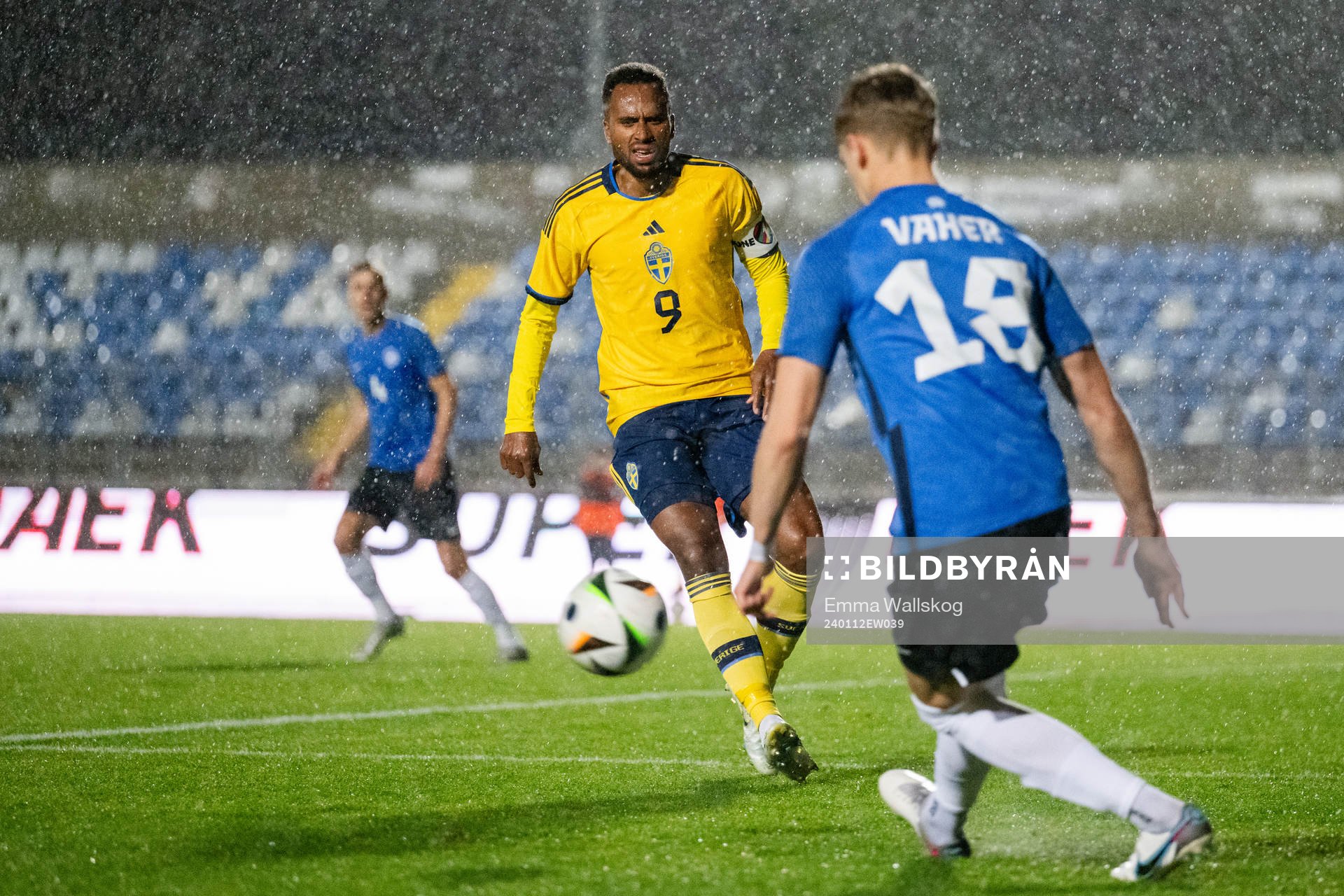 Isaac Kiese Thelin of Sweden