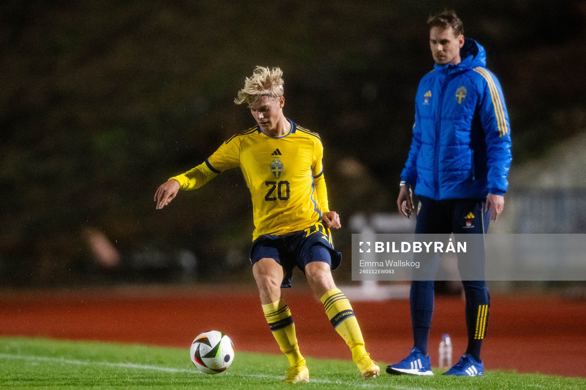 Lucas Bergvall and Interim Head coach Daniel Bäckström of Sweden during the international friendly football match between Sweden and Estonia on January 12, 2024 in Paphos.